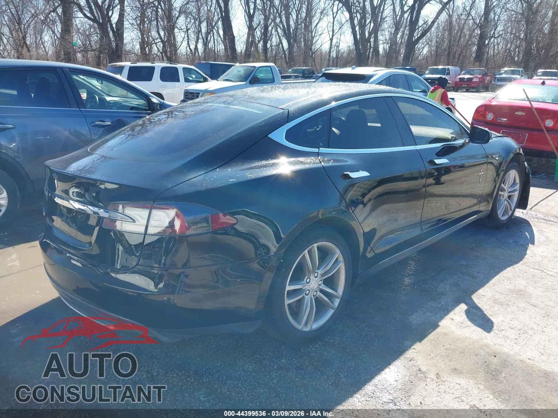TESLA MODEL S 2013 - 5YJSA1AC8DFP11229