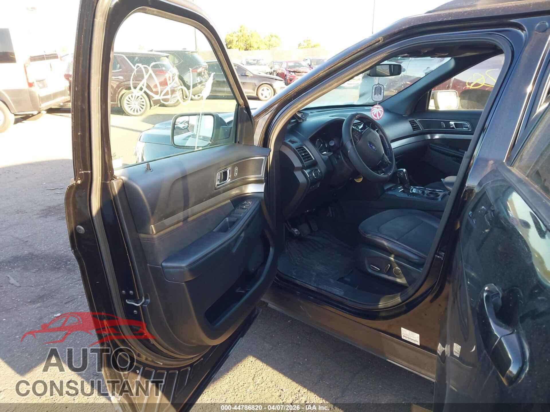 FORD EXPLORER 2018 - 1FM5K7D82JGB18287