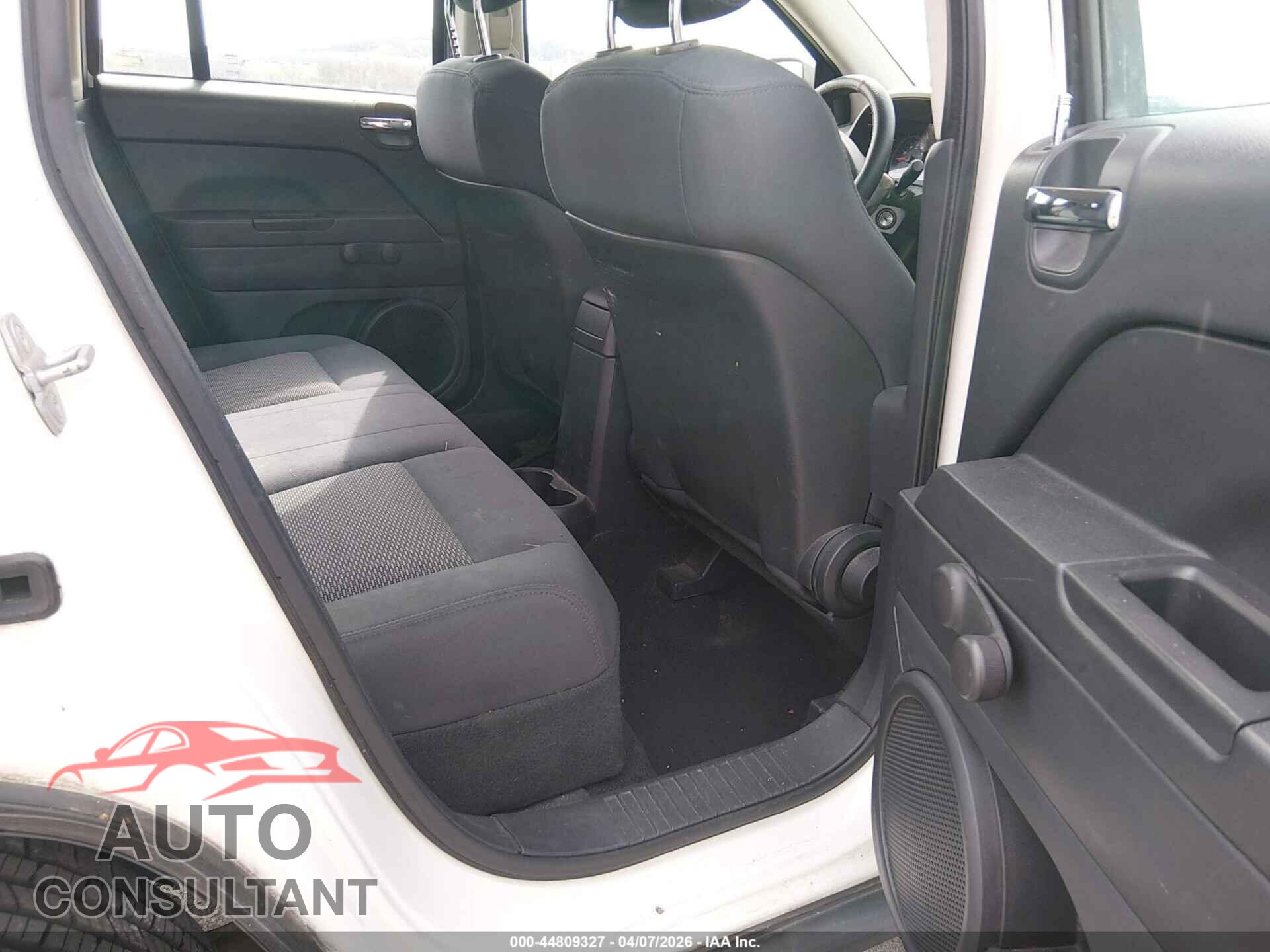 JEEP COMPASS 2010 - 1J4NT4FB2AD558336
