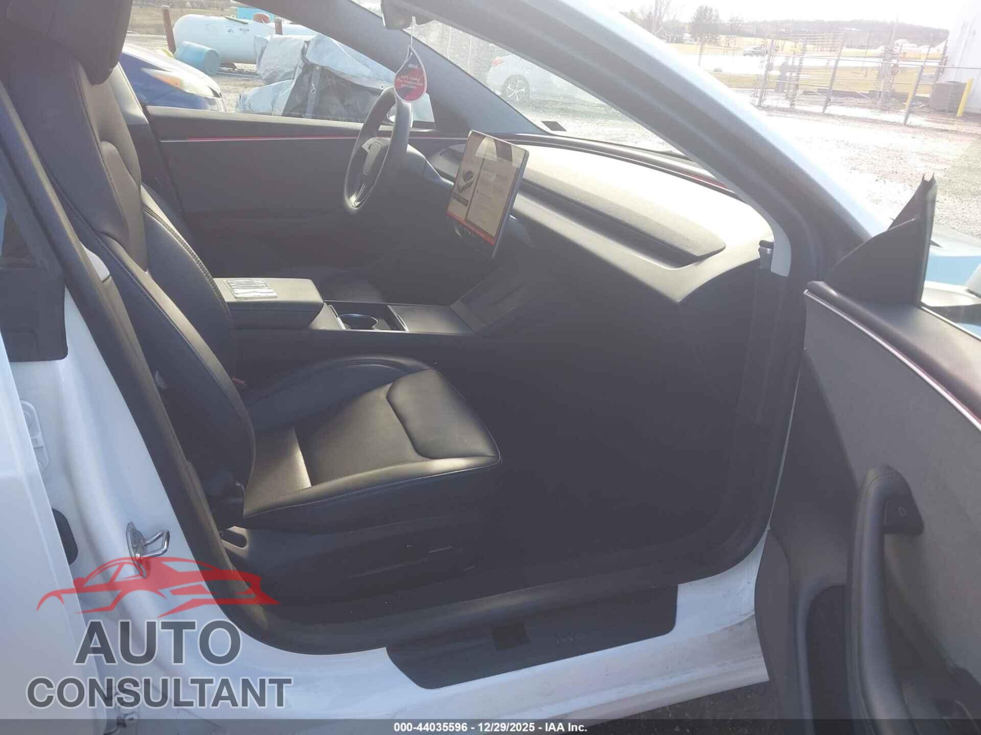 TESLA MODEL 3 2024 - 5YJ3E1EA1RF739043