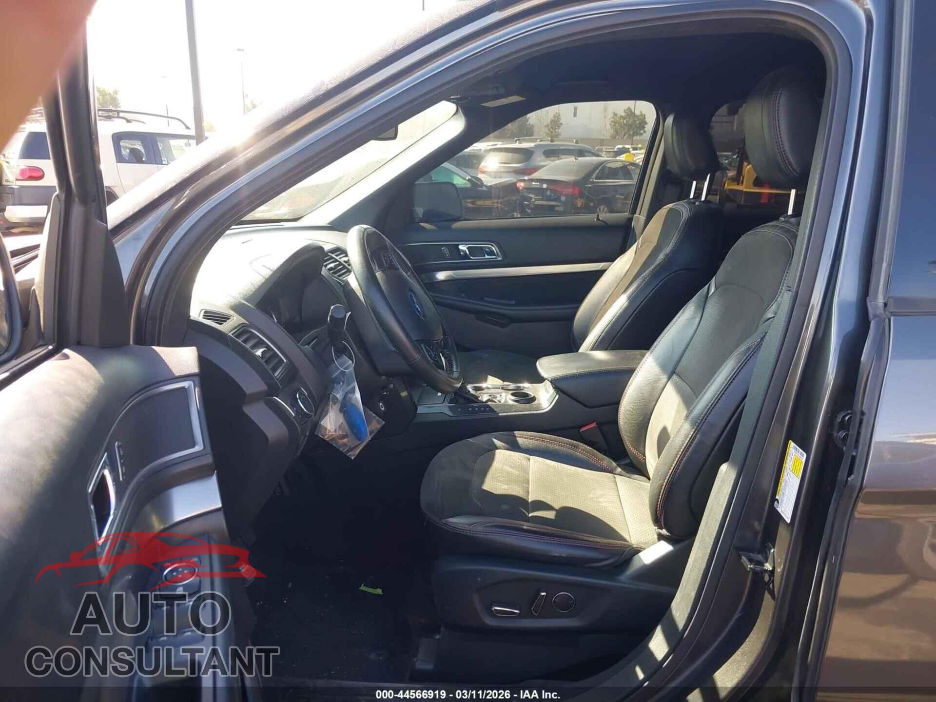 FORD EXPLORER 2018 - 1FM5K7D82JGB65626