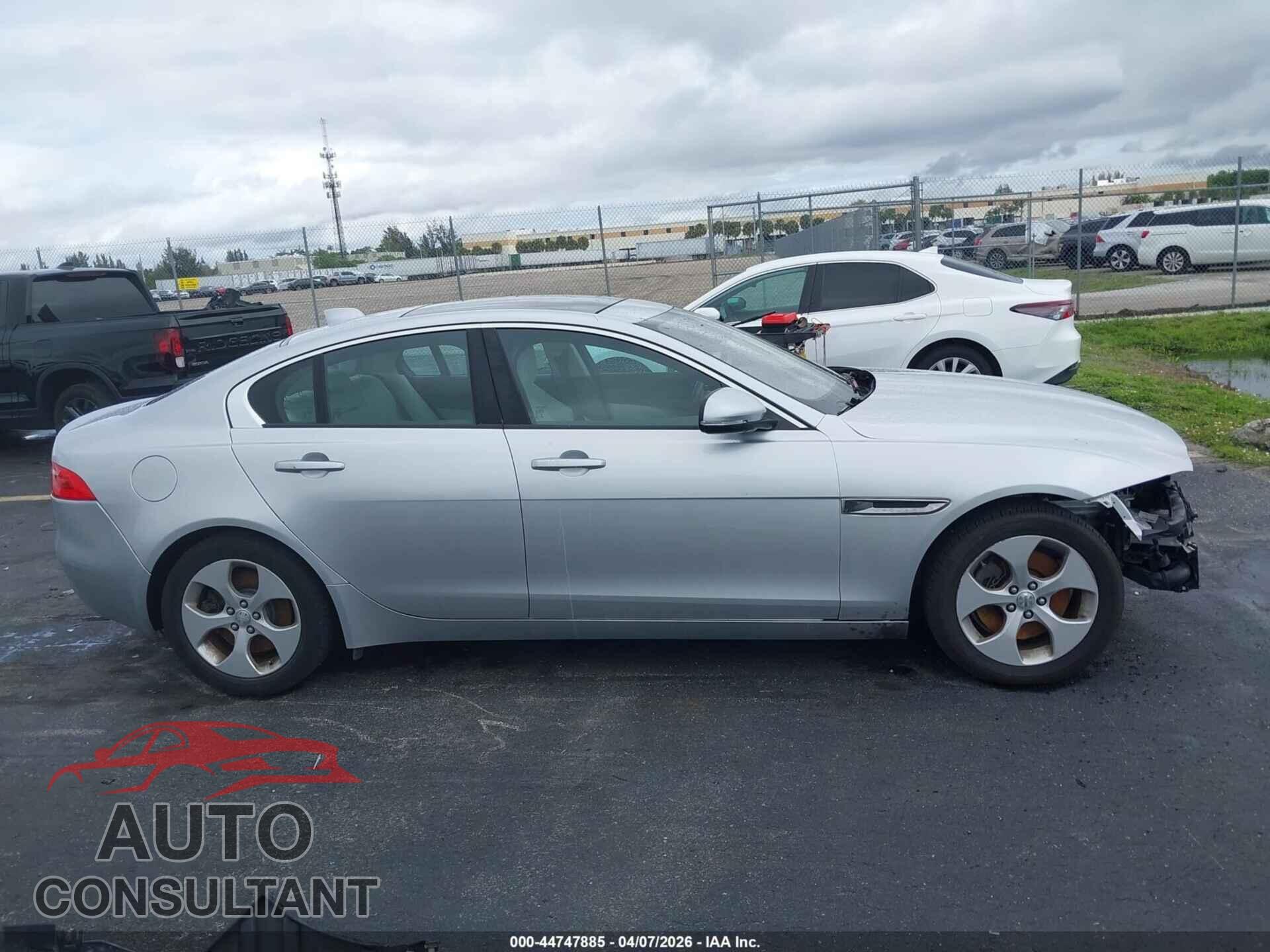 JAGUAR XE 2017 - SAJAR4BG5HA973264