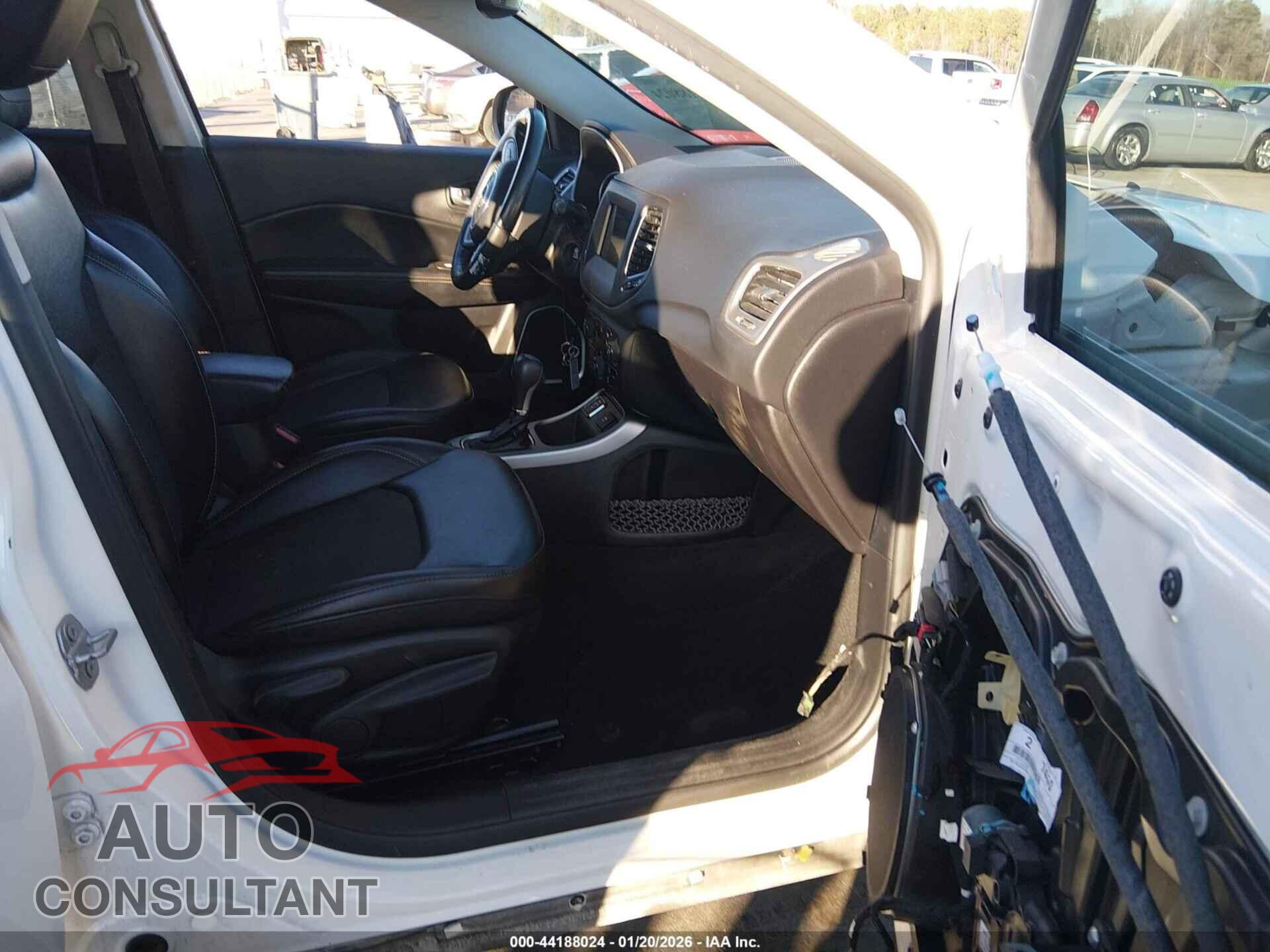 JEEP COMPASS 2020 - 3C4NJCBB6LT153136