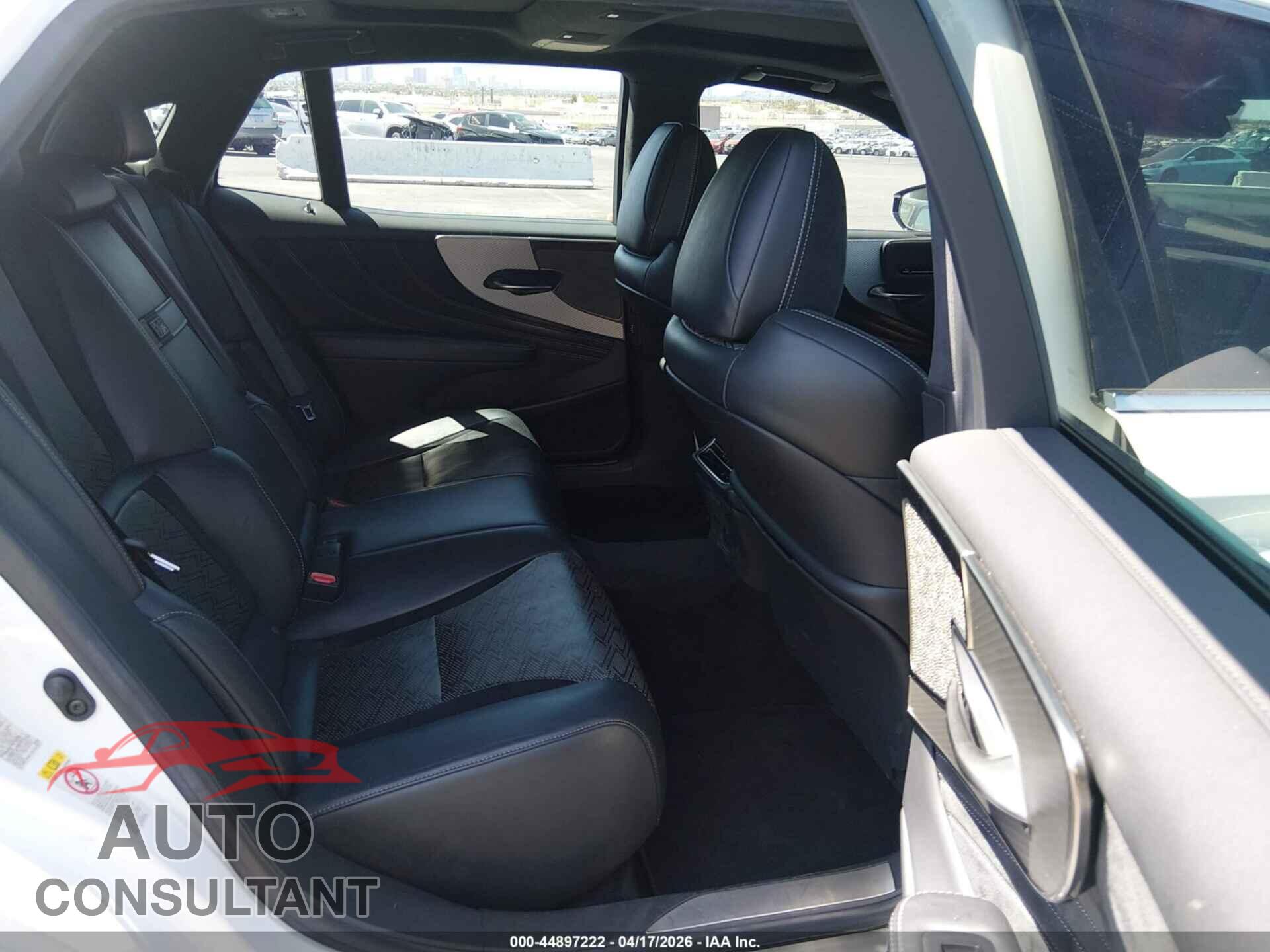 LEXUS LS 500 2018 - JTHB51FF1J5000331