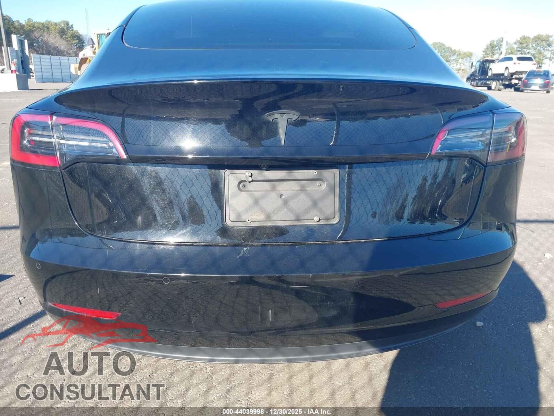 TESLA MODEL 3 2021 - 5YJ3E1EA5MF025604