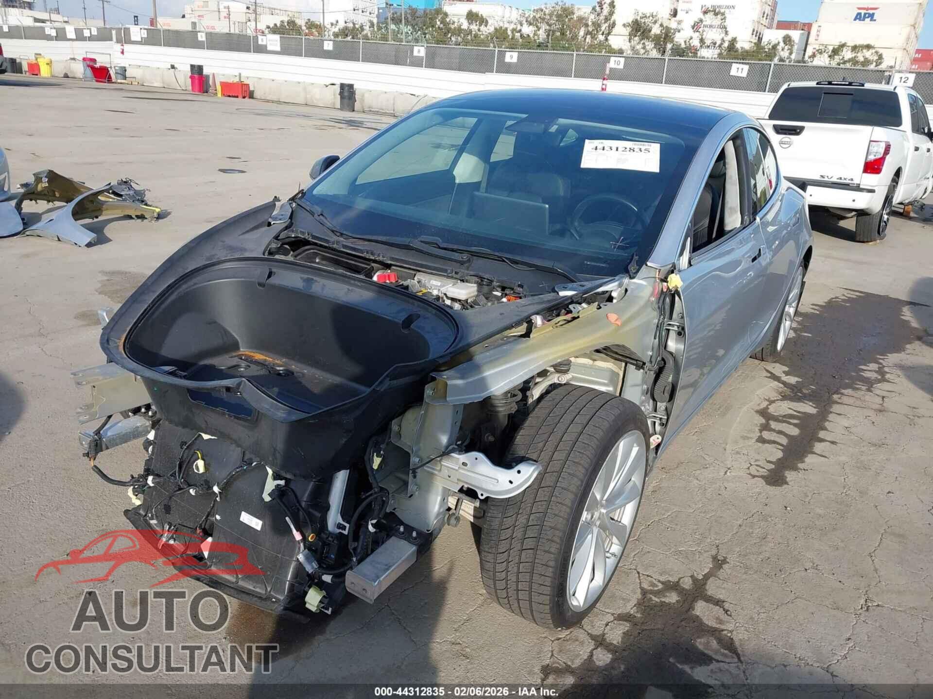 TESLA MODEL 3 2018 - 5YJ3E1EA0JF098892