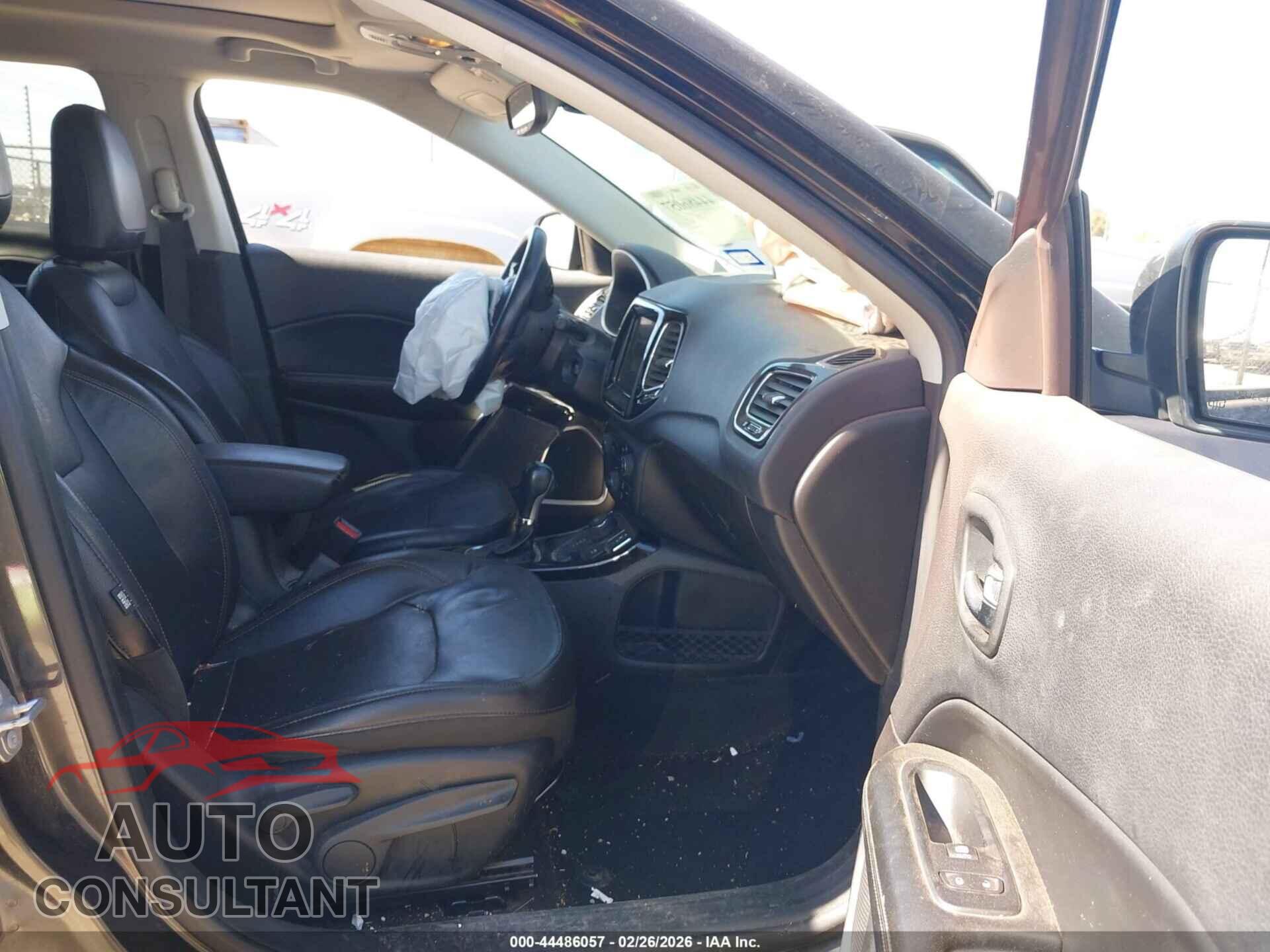 JEEP COMPASS 2018 - 3C4NJDCB9JT354529