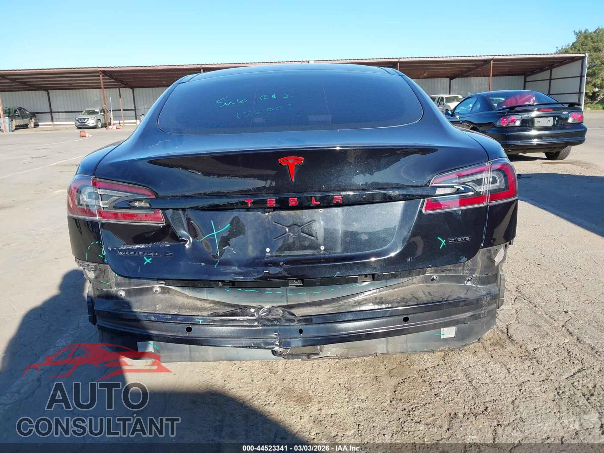 TESLA MODEL S 2015 - 5YJSA1E21FF105775