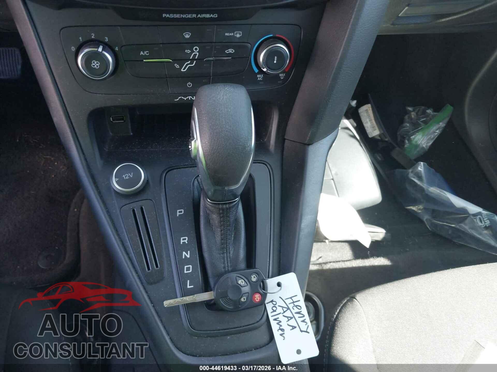 FORD FOCUS 2017 - 1FADP3E29HL343639