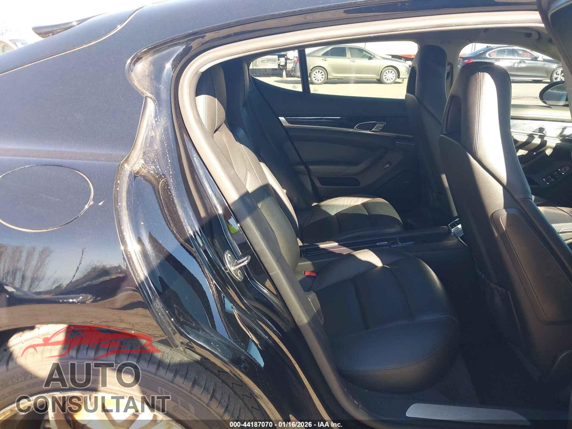 PORSCHE PANAMERA 2011 - WP0AA2A73BL011584