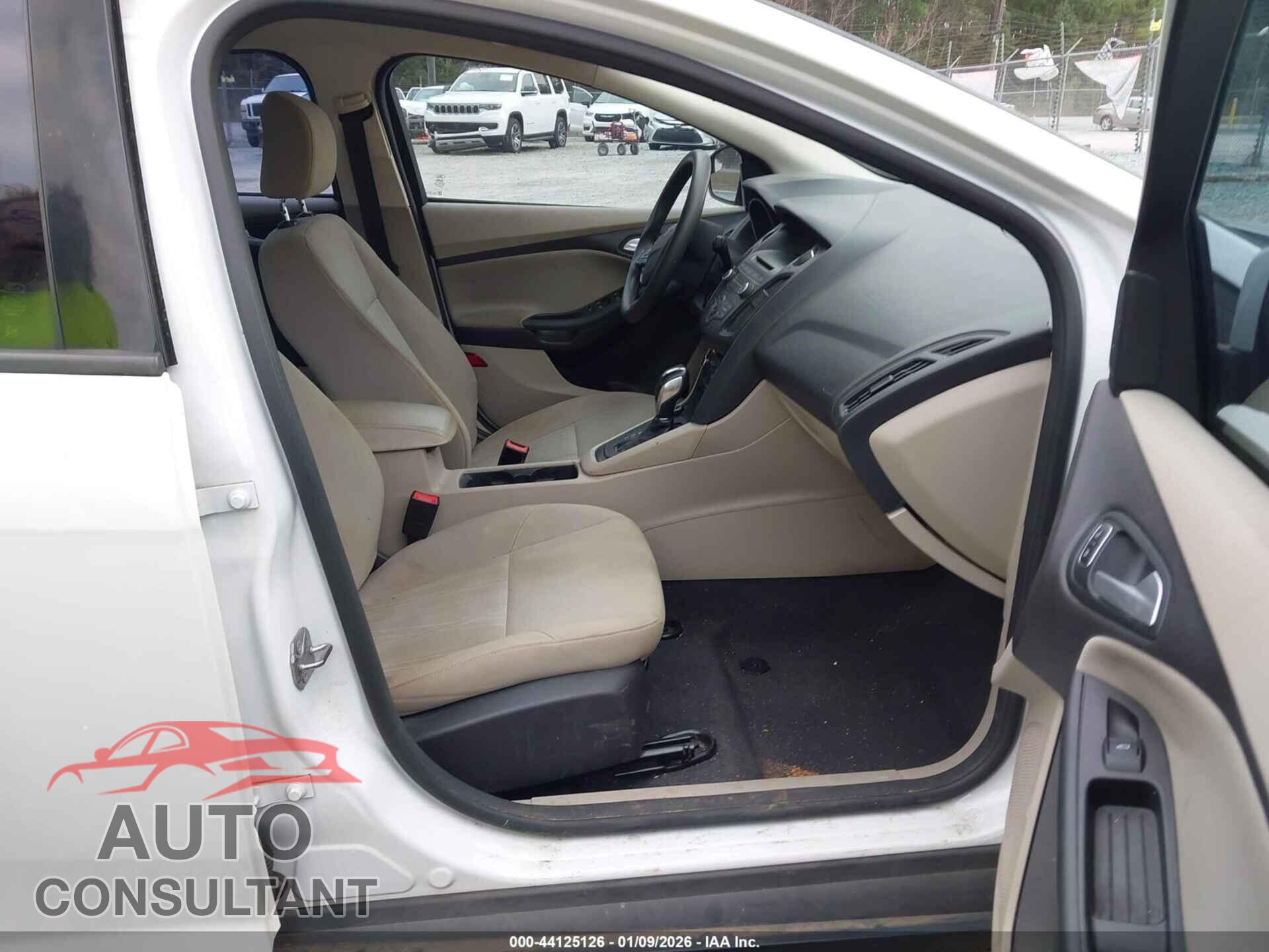 FORD FOCUS 2015 - 1FADP3F2XFL219567