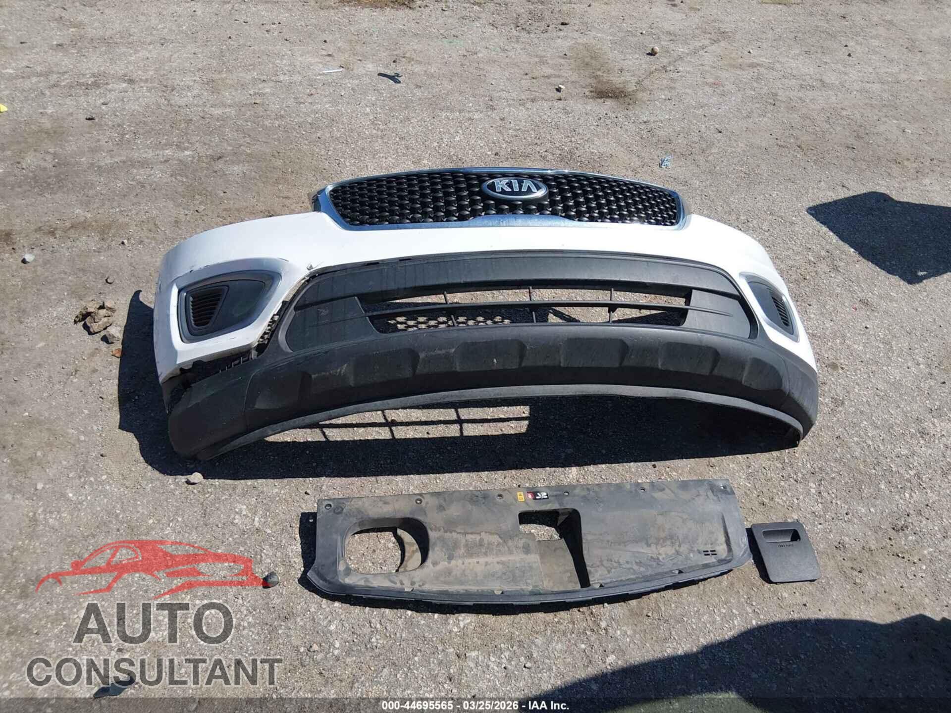 KIA SORENTO 2017 - 5XYPG4A30HG222280