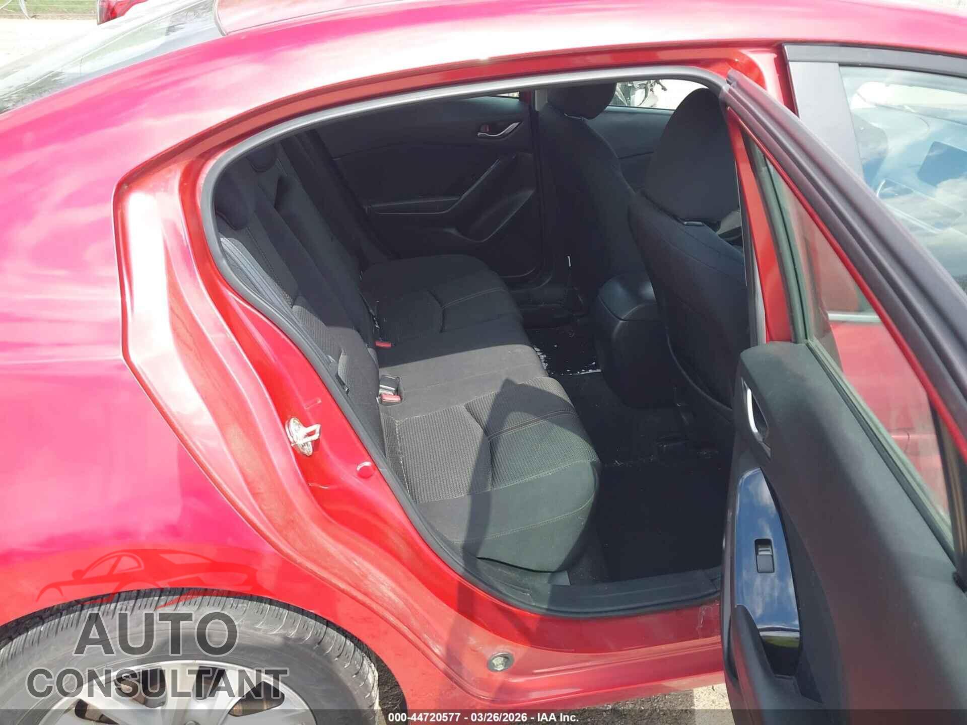 MAZDA MAZDA3 2017 - 3MZBN1U79HM149942