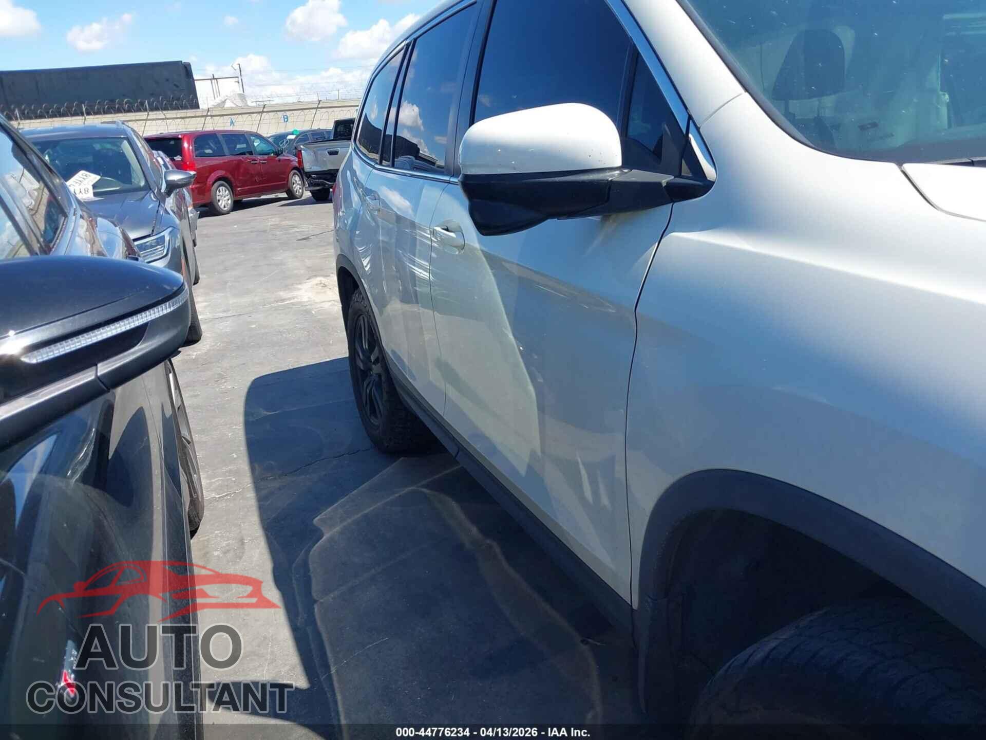 HONDA PILOT 2017 - 5FNYF5H55HB029439