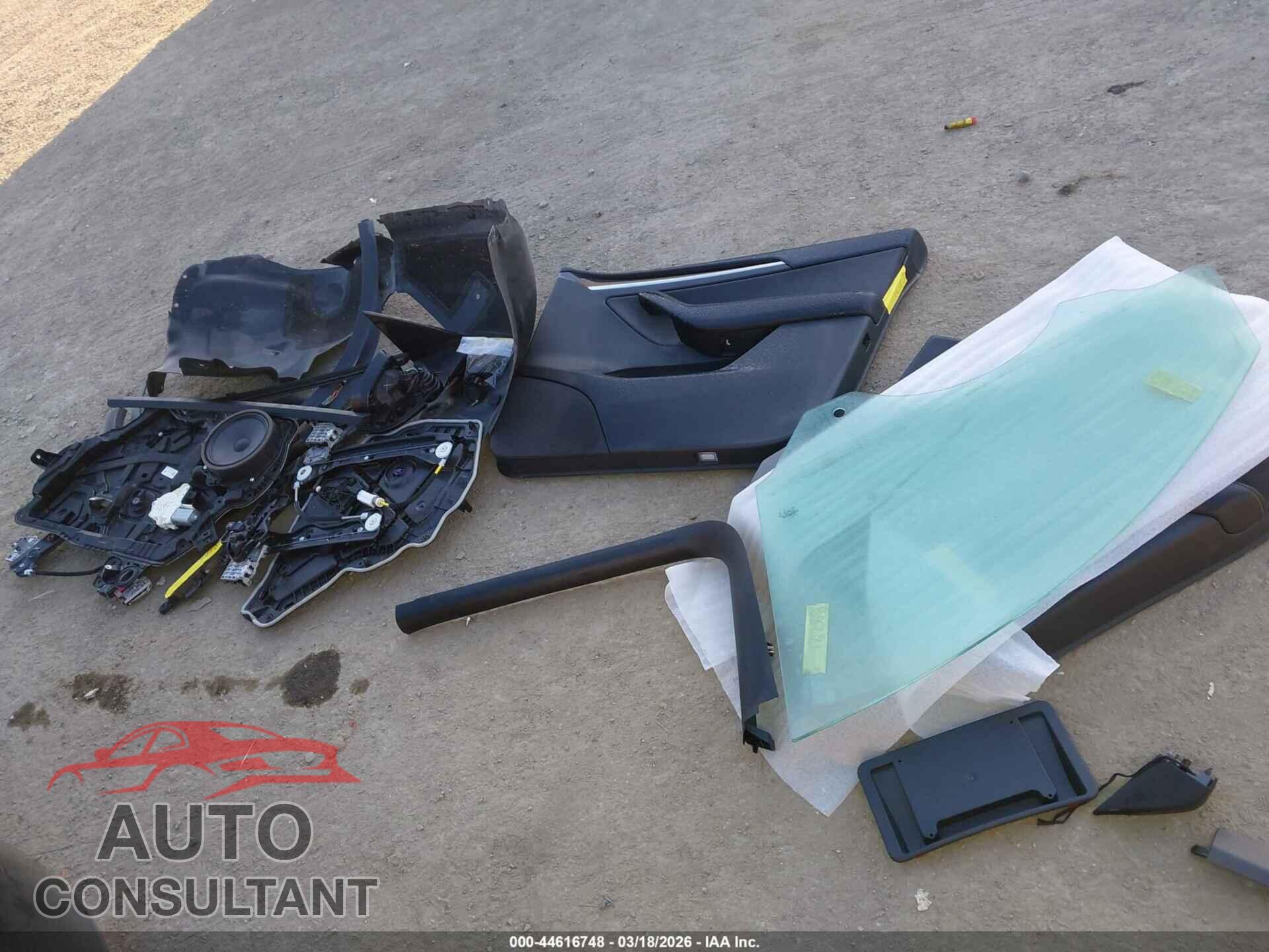 TESLA MODEL Y 2024 - 7SAYGAEE4RF104680