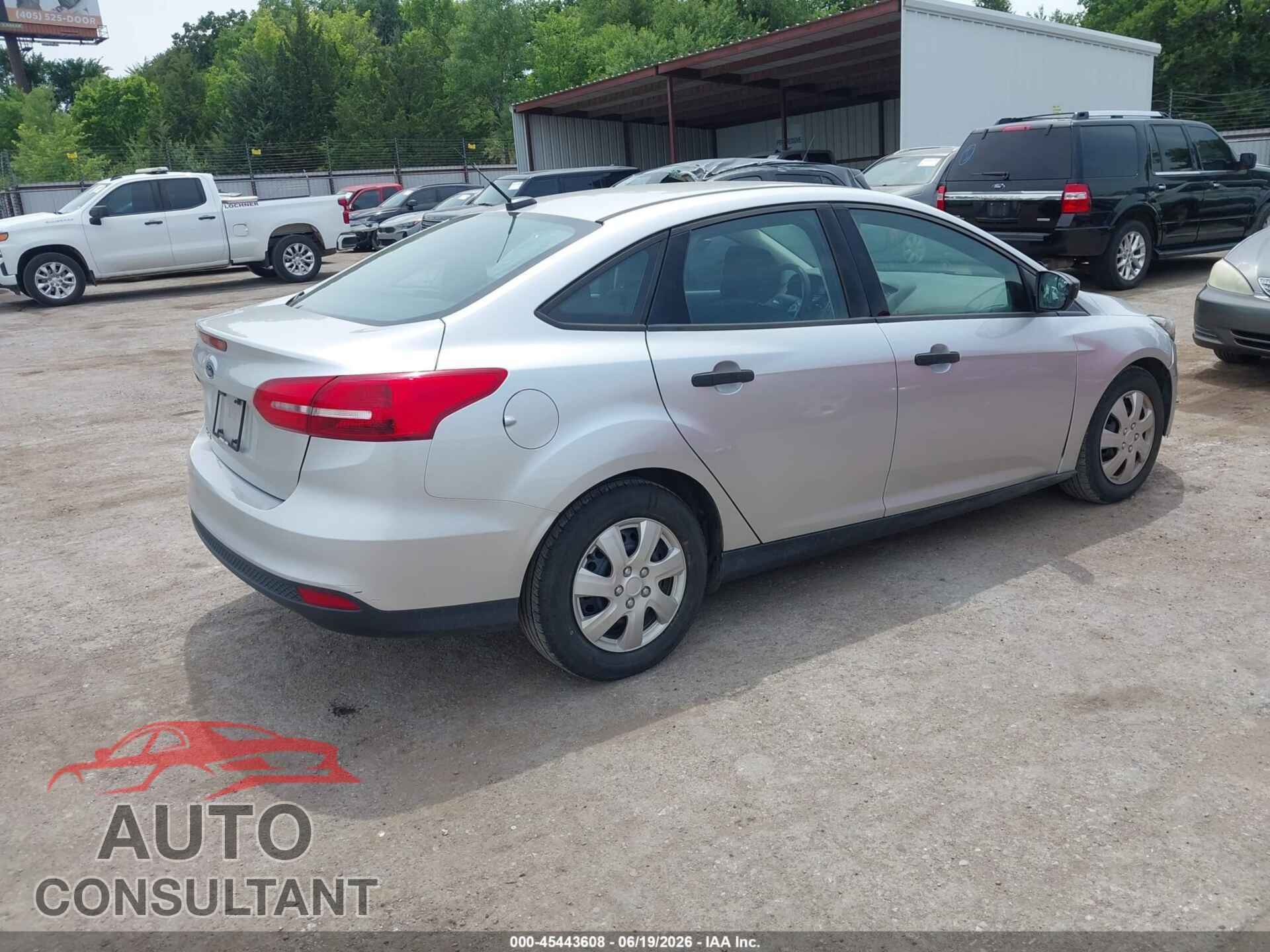 FORD FOCUS 2017 - 1FADP3E23HL312208