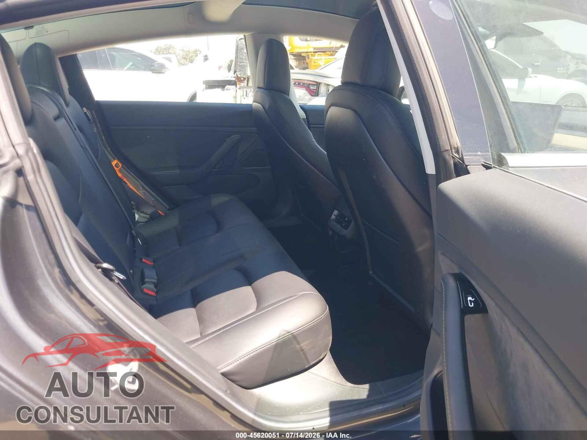 TESLA MODEL 3 2018 - 5YJ3E1EA9JF048170