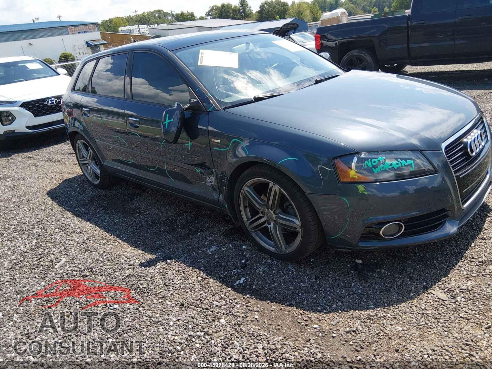 AUDI A3 2012 - WAUKJAFM2CA067961