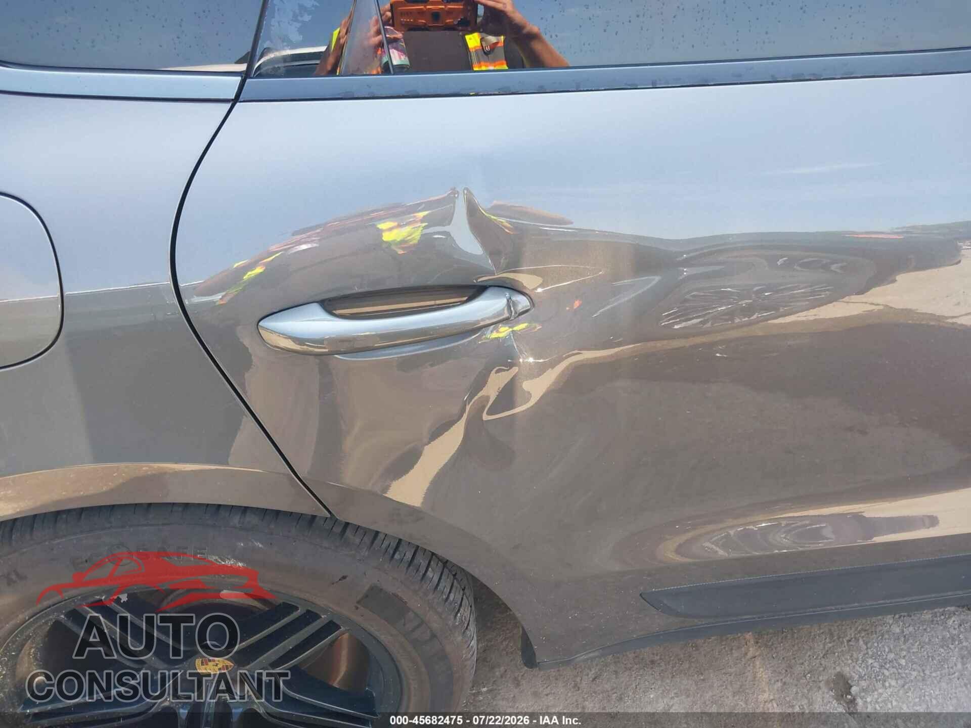 PORSCHE MACAN 2015 - WP1AB2A59FLB67614
