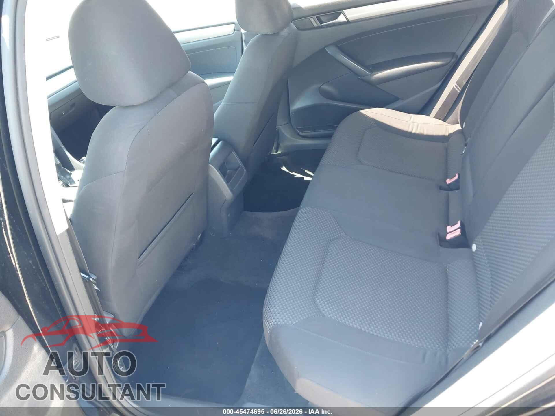 VOLKSWAGEN PASSAT 2012 - 1VWAP7A38CC007747
