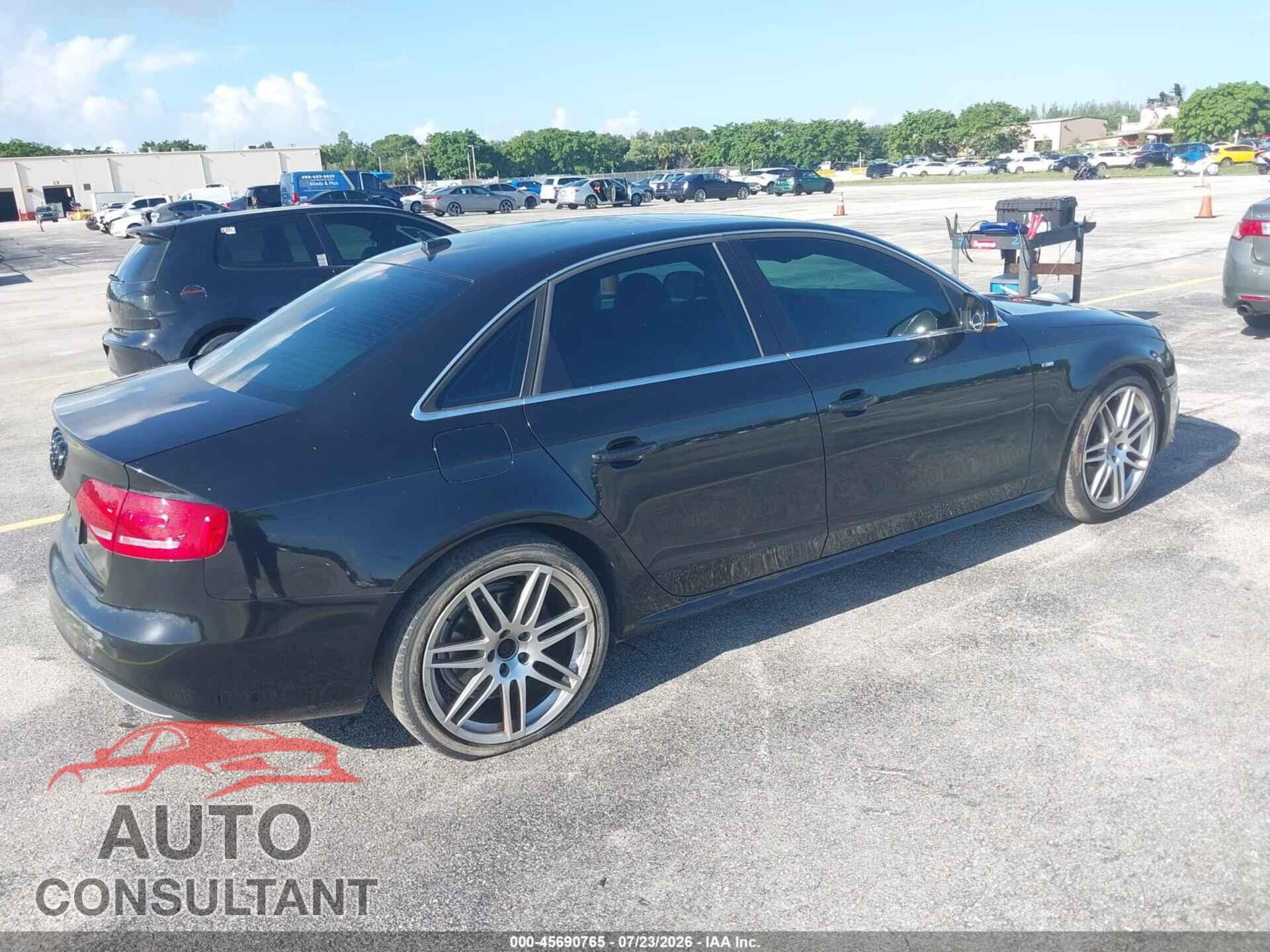 AUDI A4 2010 - WAUKFAFL2AN047367