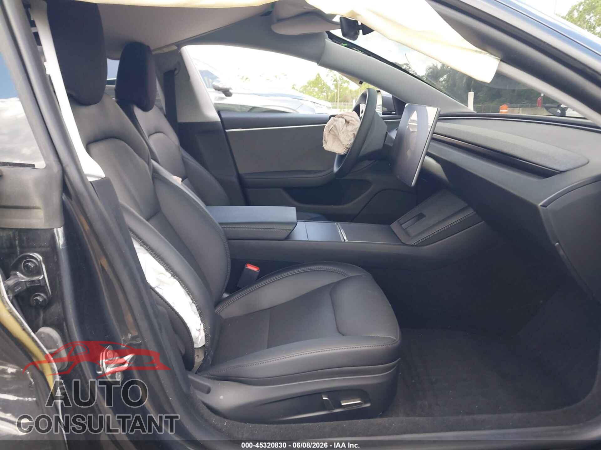 TESLA MODEL 3 2024 - 5YJ3E1EA3RF734796