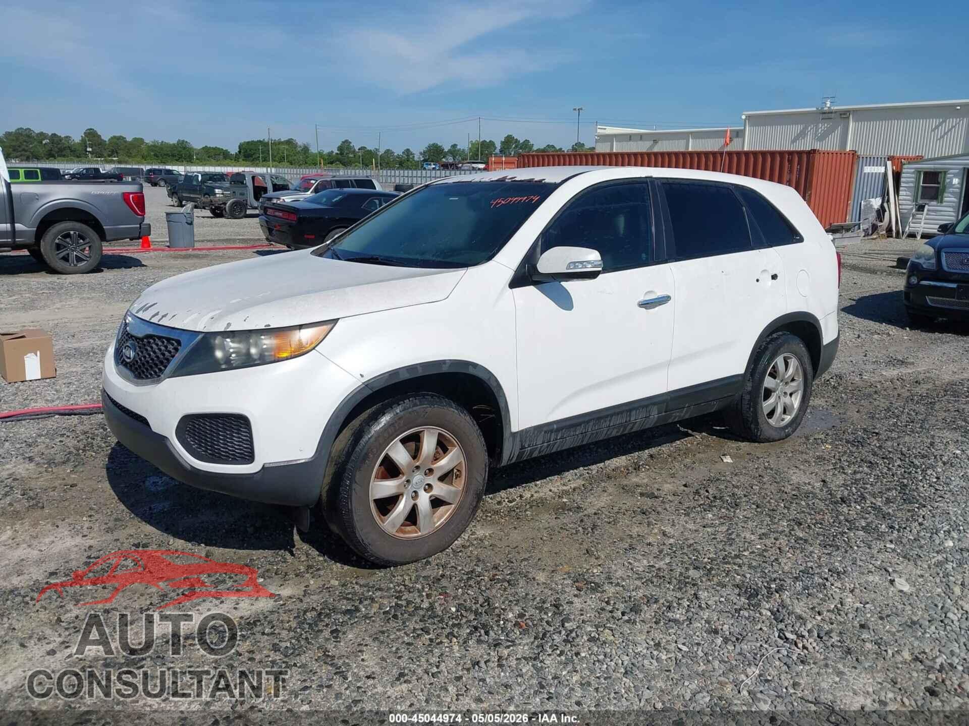 KIA SORENTO 2011 - 5XYKT3A18BG127410