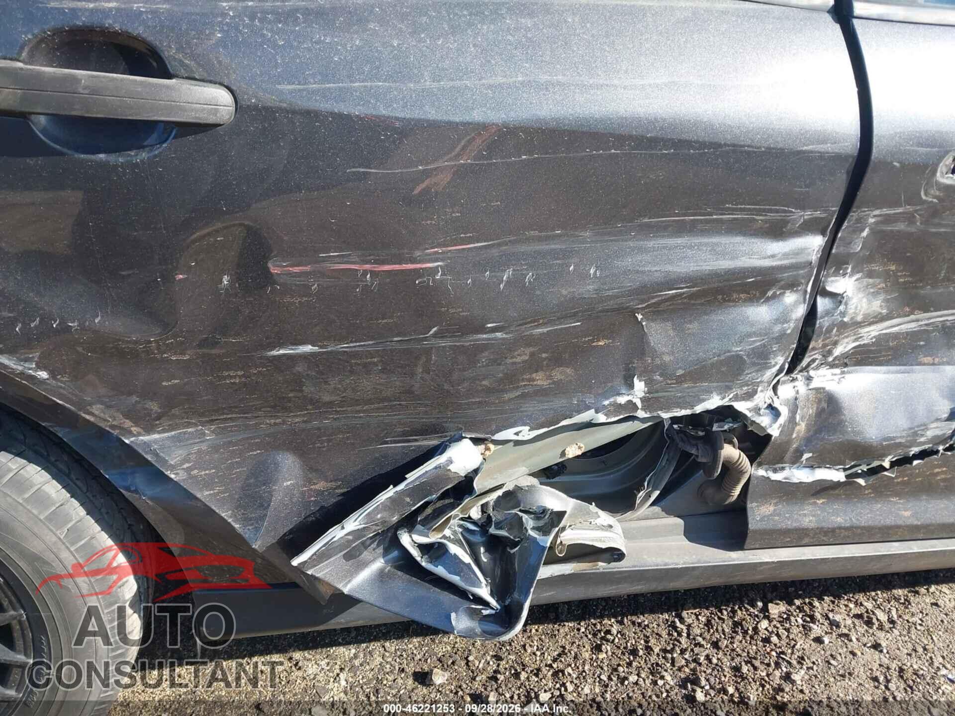 FORD FOCUS 2017 - 1FADP3E22HL295384