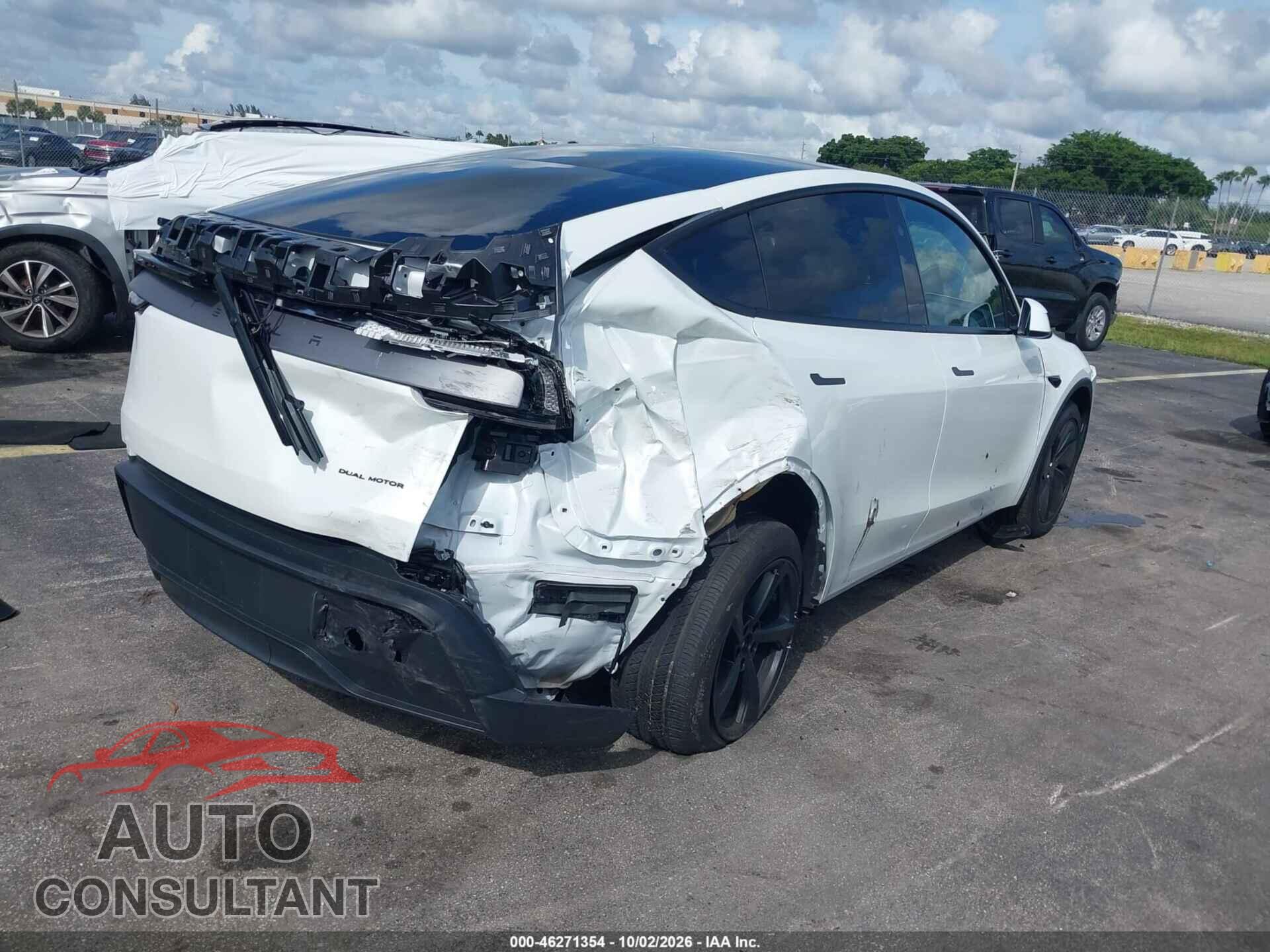 TESLA MODEL Y 2026 - 7SAYGAEEXTF671533