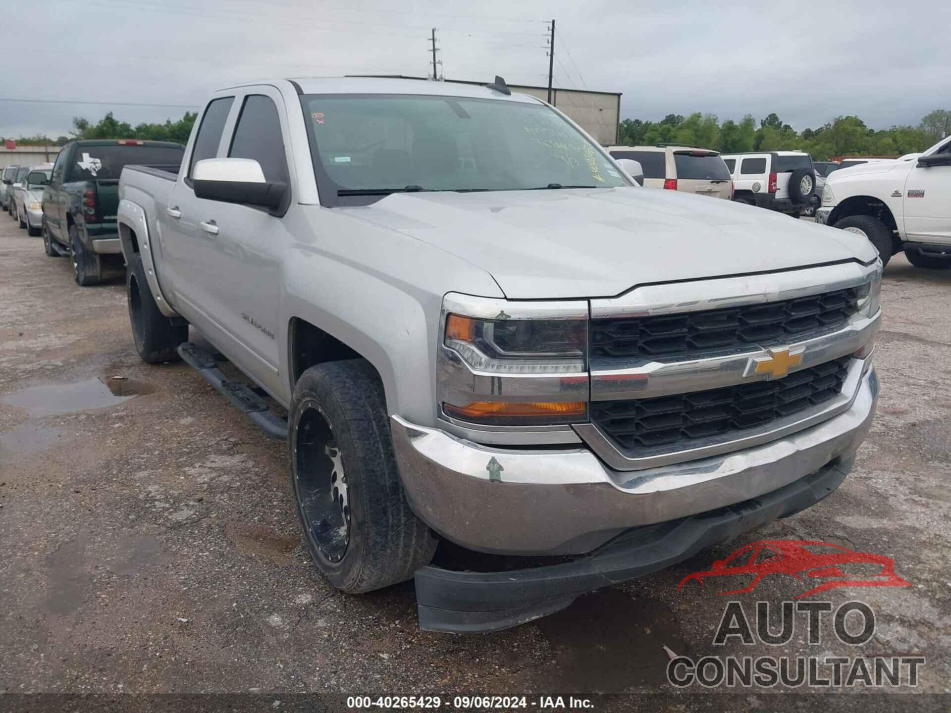 CHEVROLET SILVERADO 1500 2018 - 1GCRCREH4JZ173681