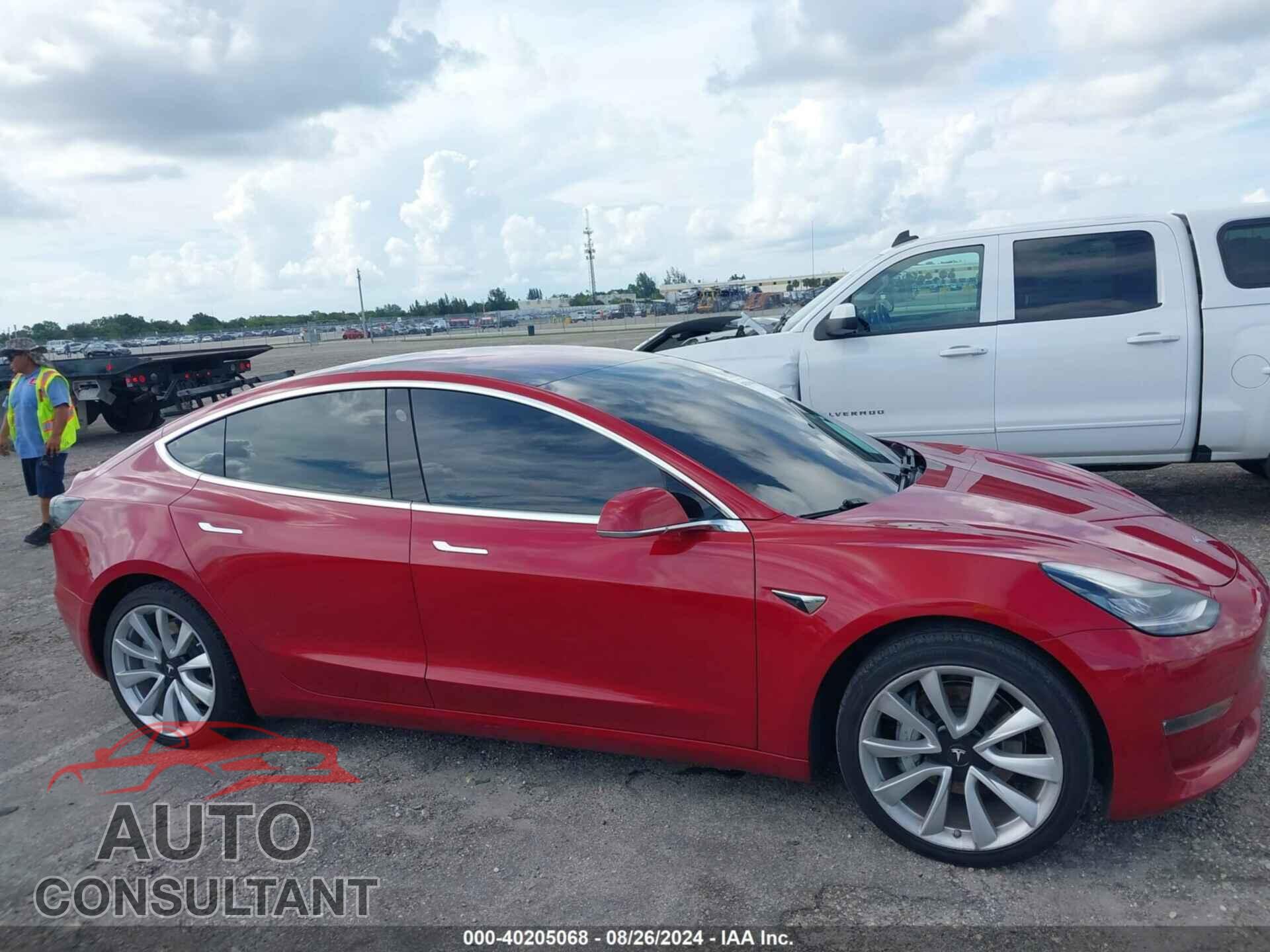 TESLA MODEL 3 2018 - 5YJ3E1EA8JF015483