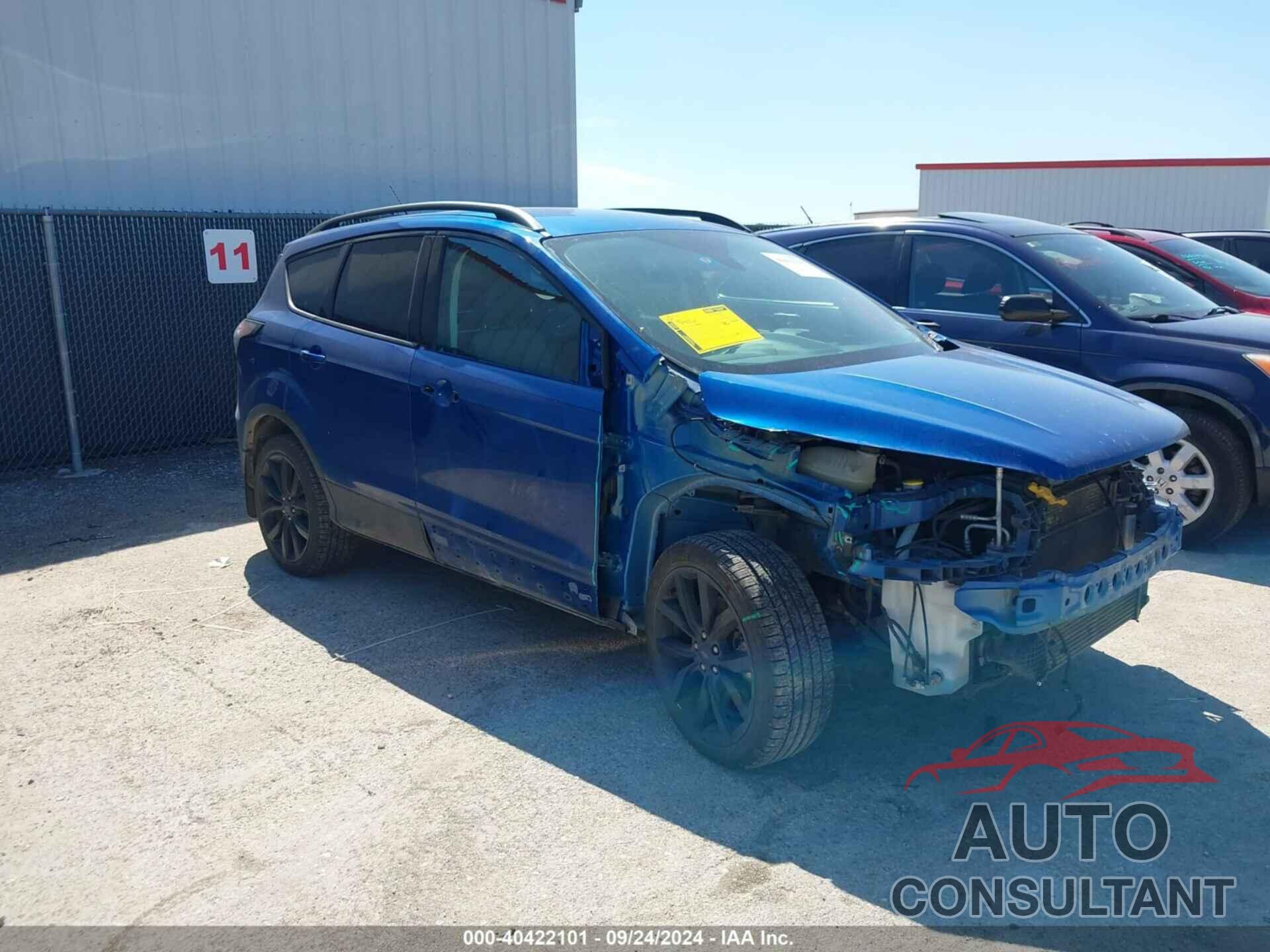 FORD ESCAPE 2017 - 1FMCU9J9XHUF07295
