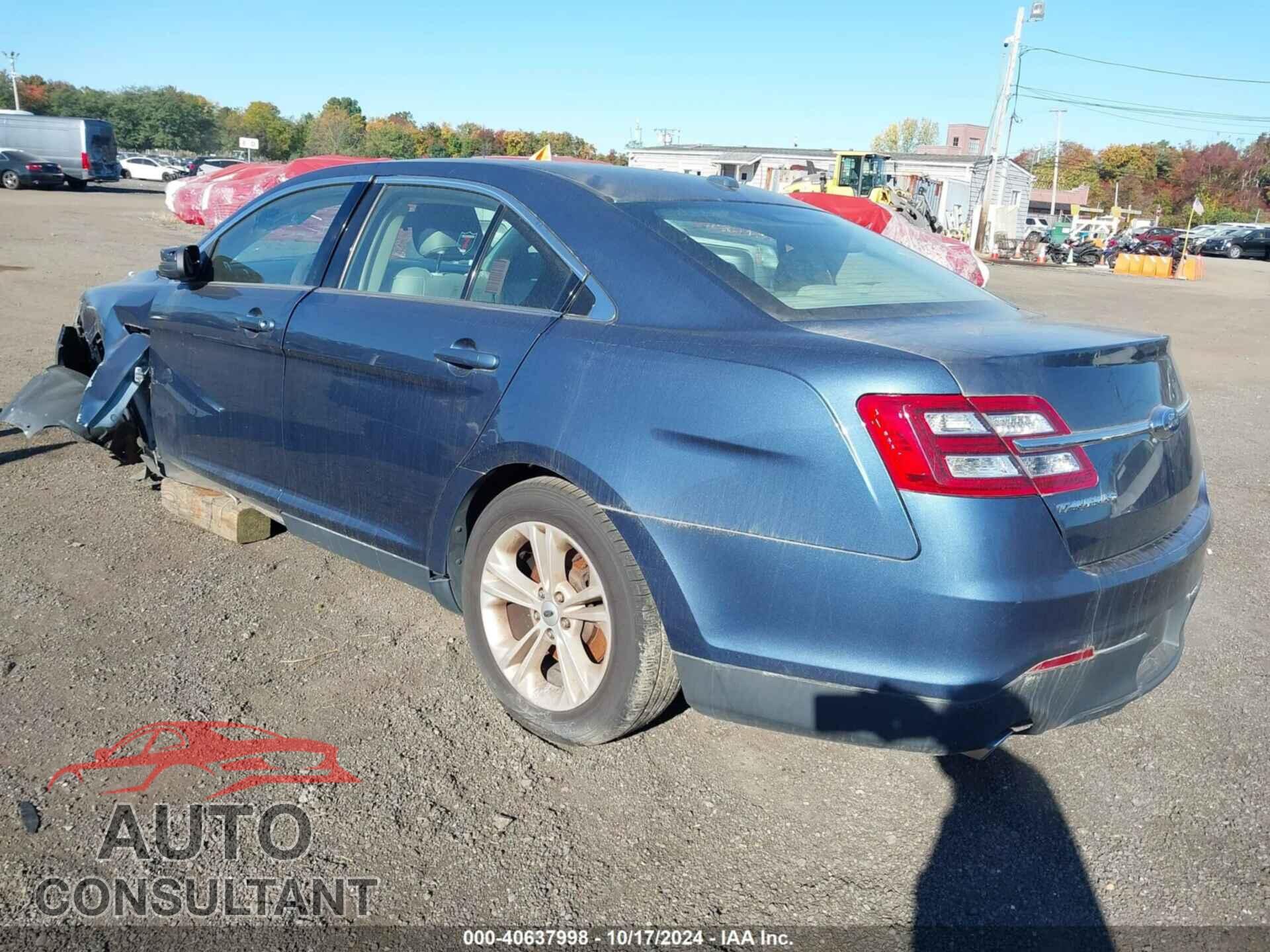 FORD TAURUS 2018 - 1FAHP2D86JG102704