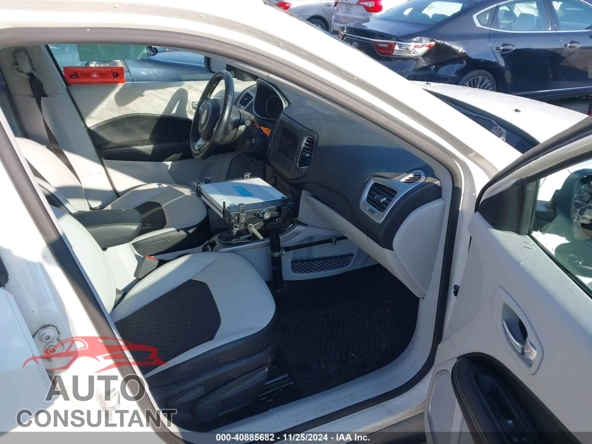 JEEP COMPASS 2020 - 3C4NJDBB9LT129676
