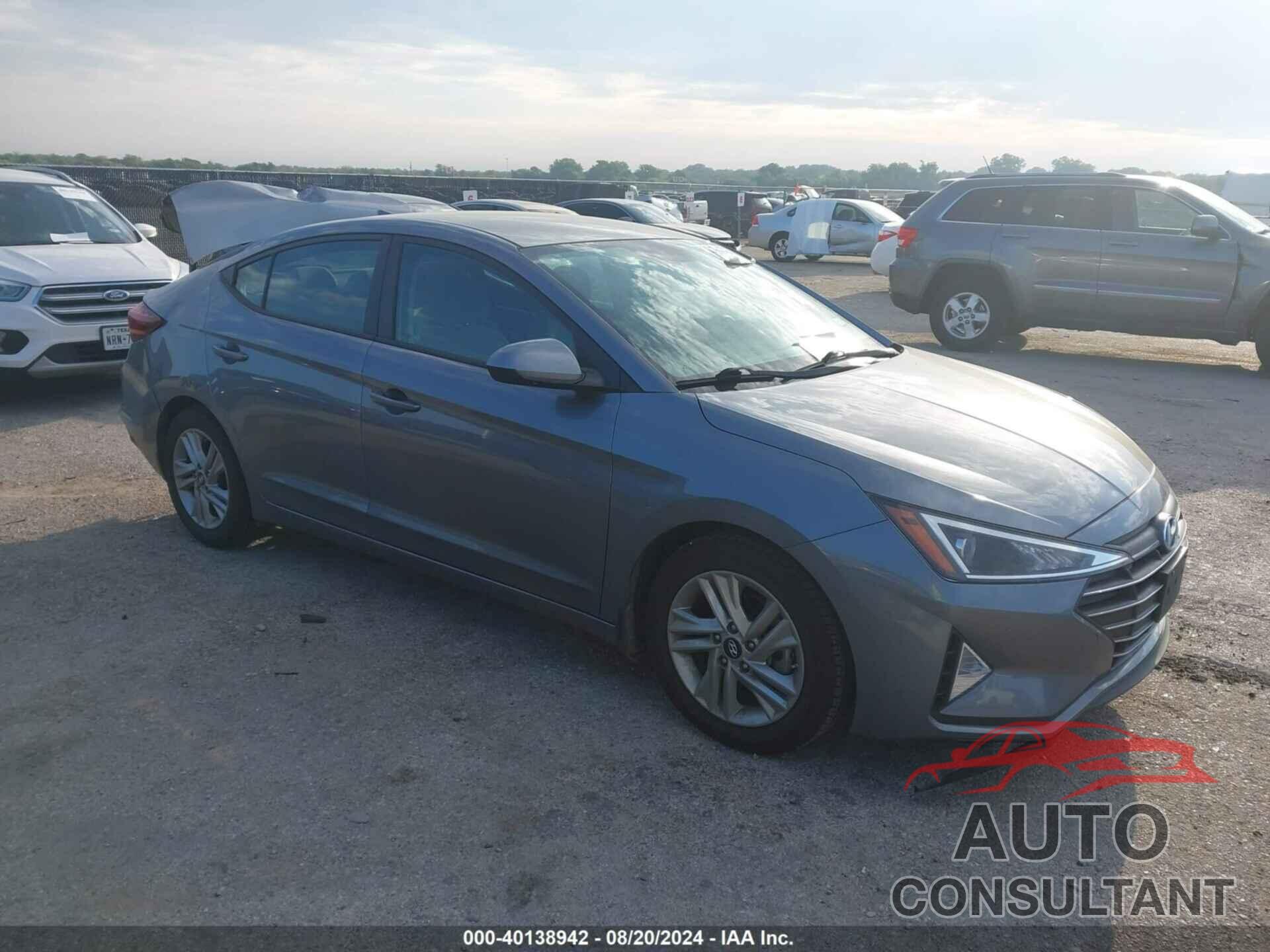 HYUNDAI ELANTRA 2019 - KMHD84LF4KU878488
