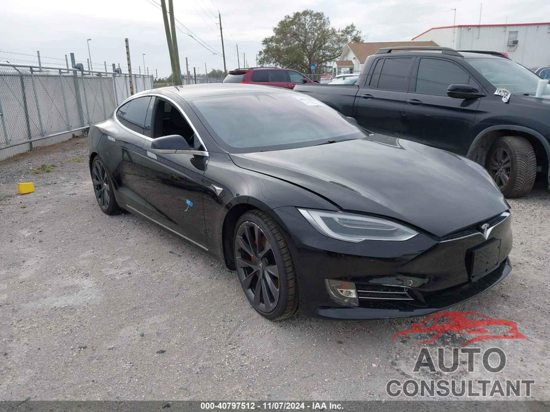 TESLA MODEL S 2018 - 5YJSA1E43JF270317