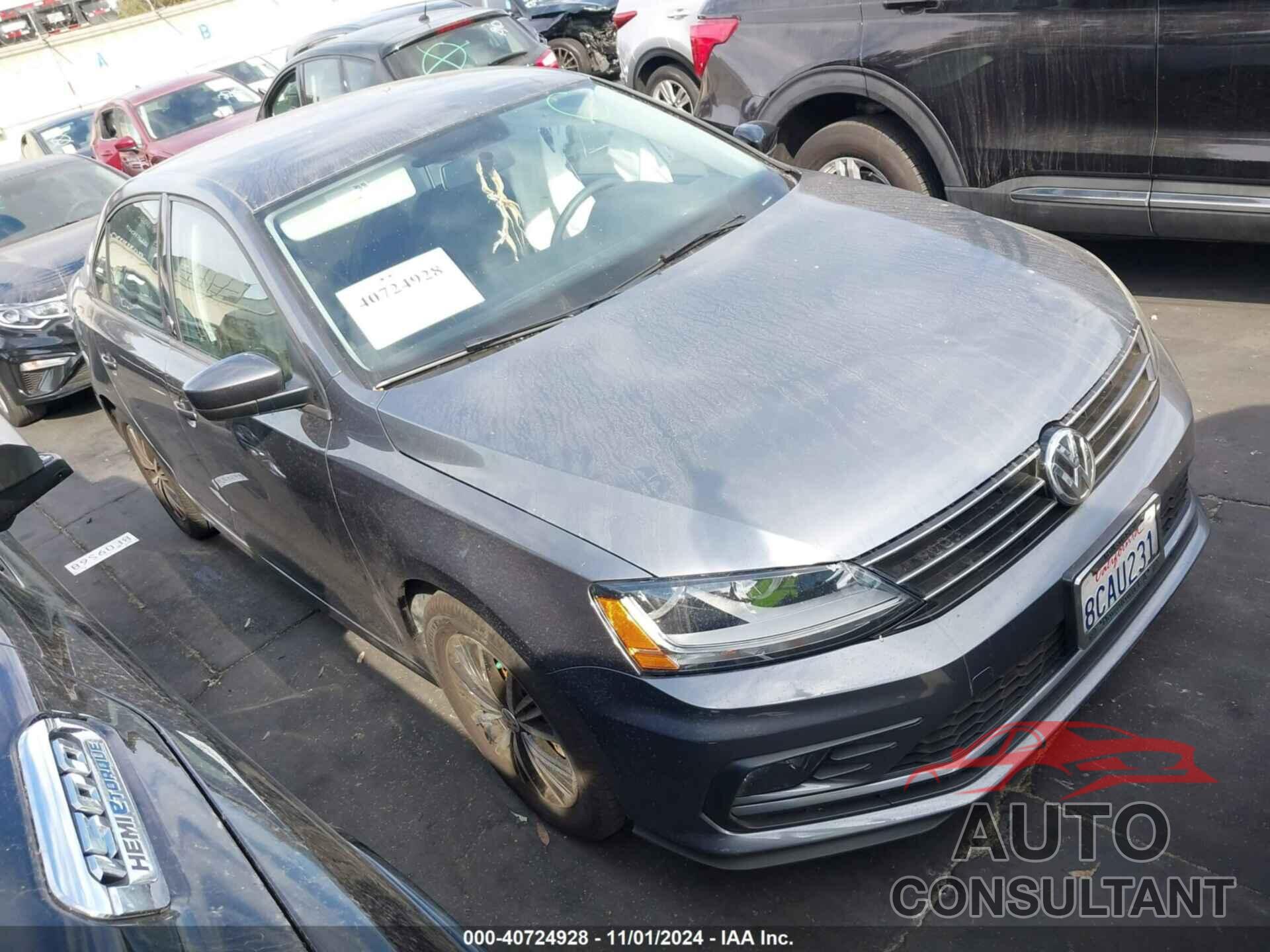 VOLKSWAGEN JETTA 2018 - 3VWDB7AJ9JM211933