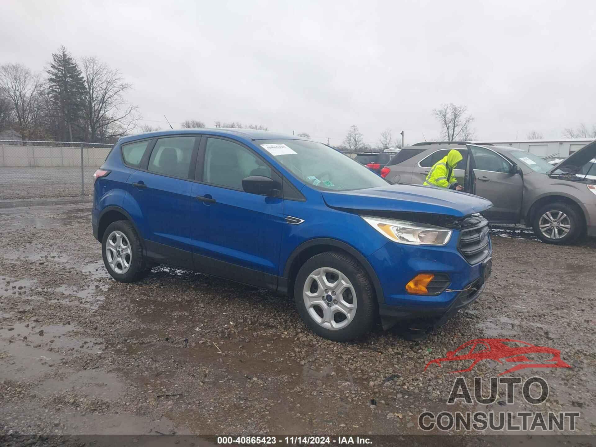 FORD ESCAPE 2017 - 1FMCU0F7XHUC01328