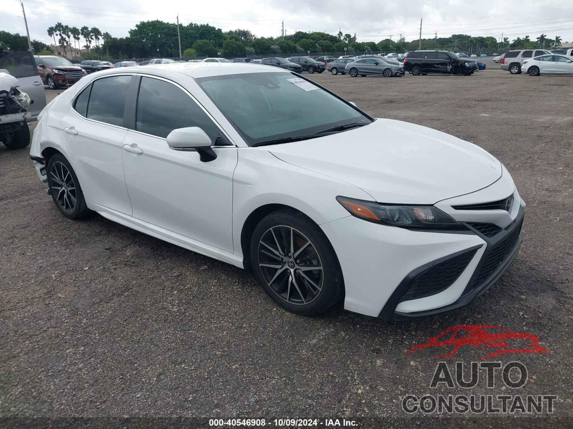 TOYOTA CAMRY 2022 - 4T1G11AK4NU632559