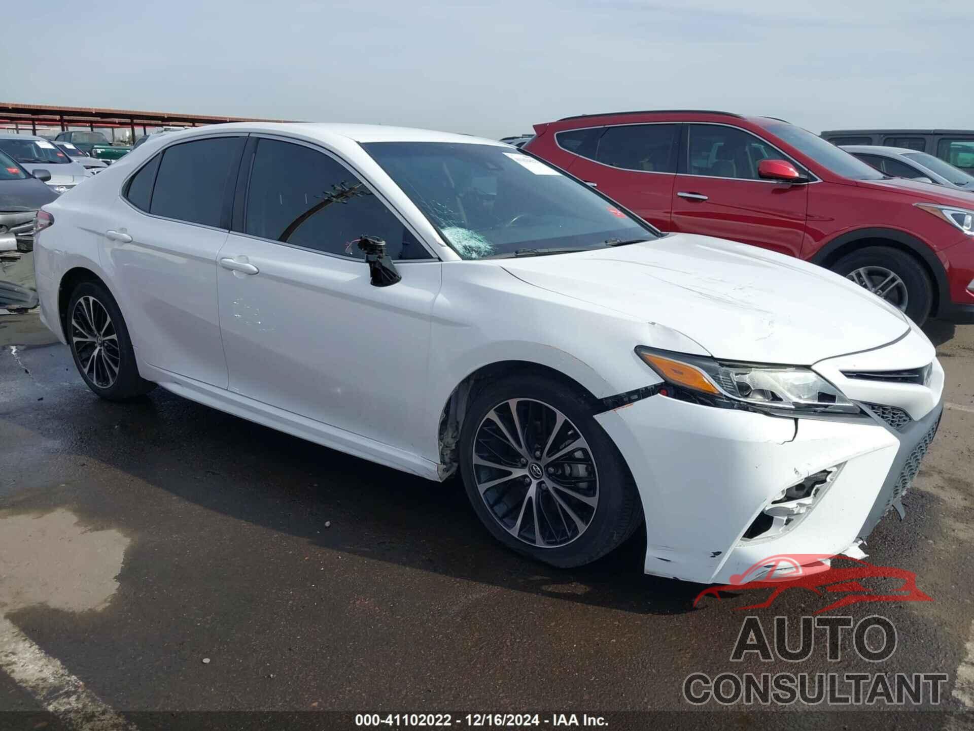 TOYOTA CAMRY 2018 - 4T1B11HK3JU624835