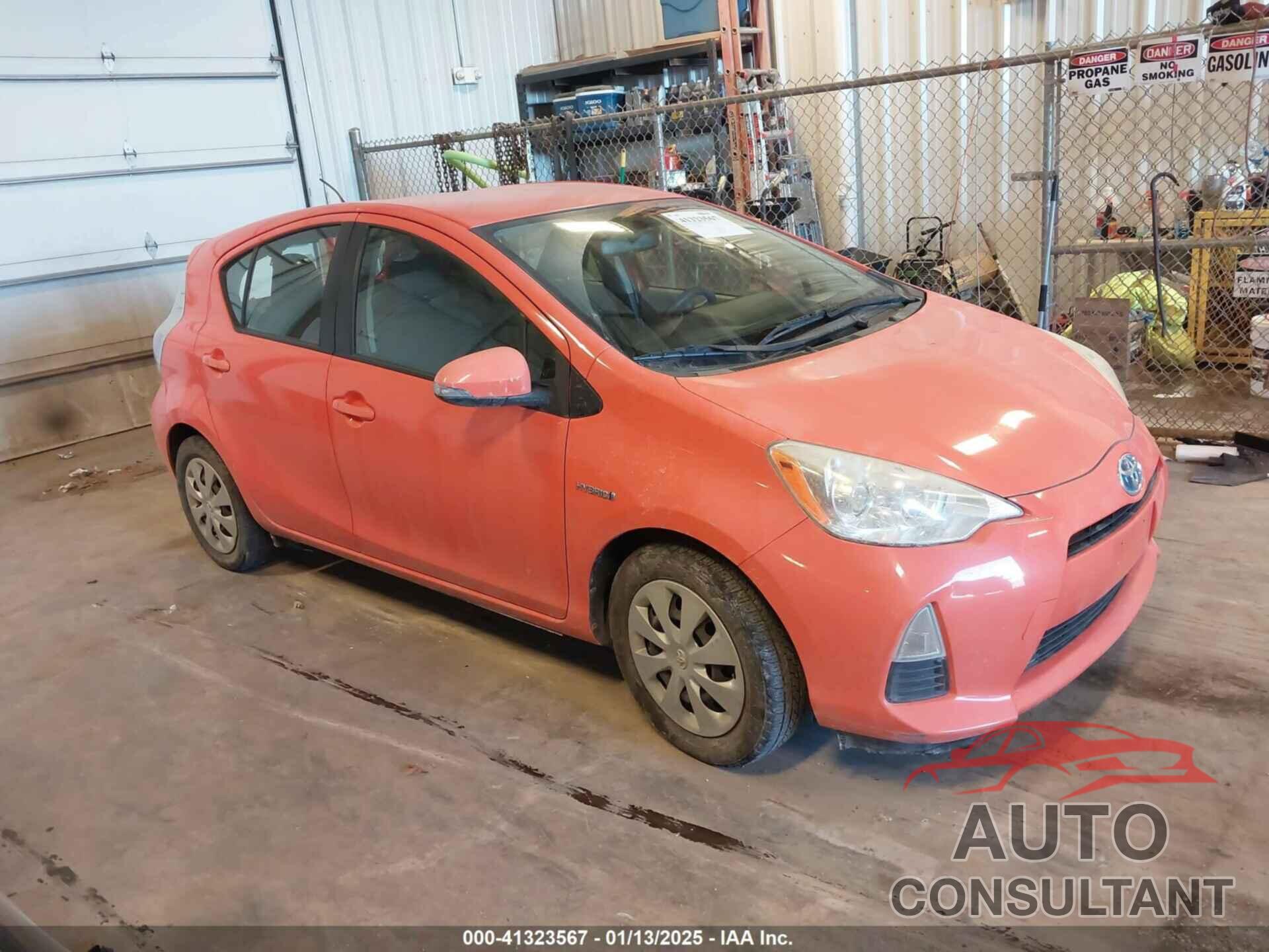 TOYOTA PRIUS C 2013 - JTDKDTB39D1039157
