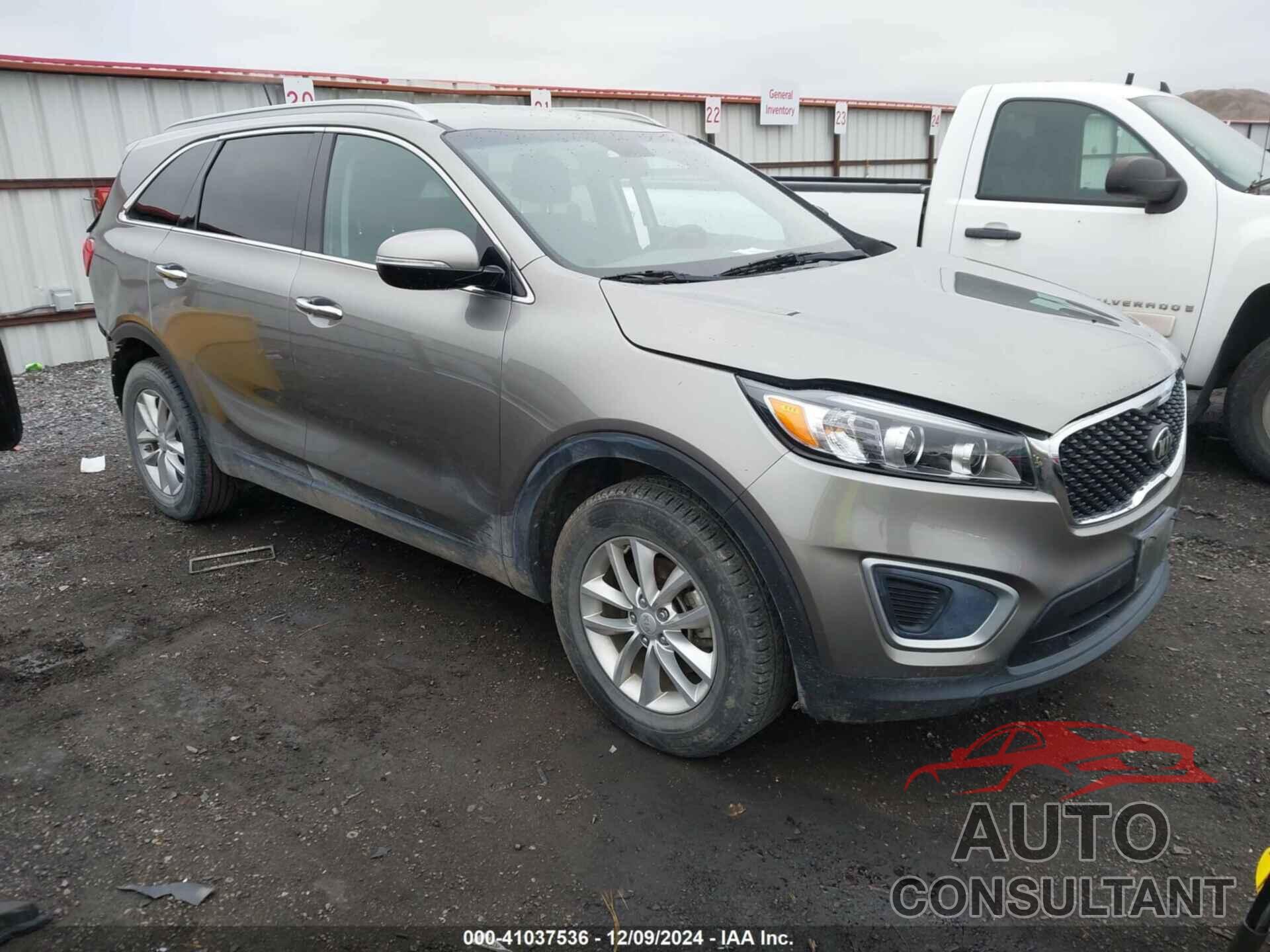 KIA SORENTO 2017 - 5XYPG4A30HG214423