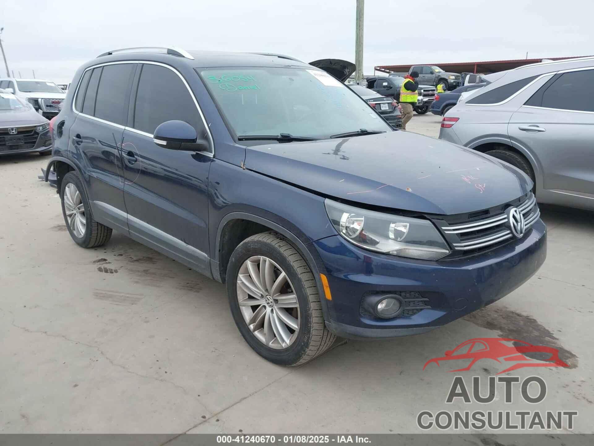 VOLKSWAGEN TIGUAN 2015 - WVGAV7AX8FW598303