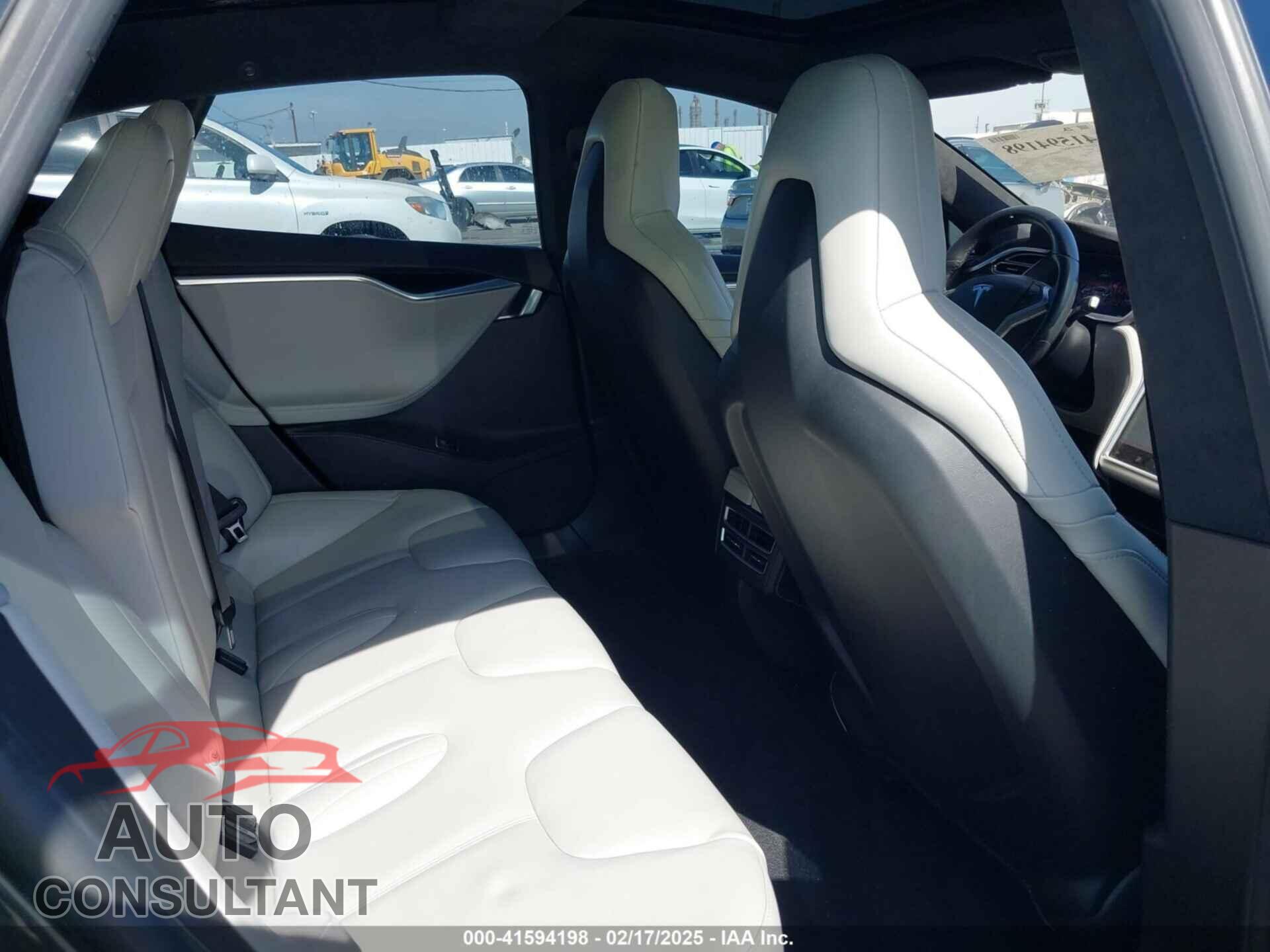 TESLA MODEL S 2015 - 5YJSA1E41FF110217