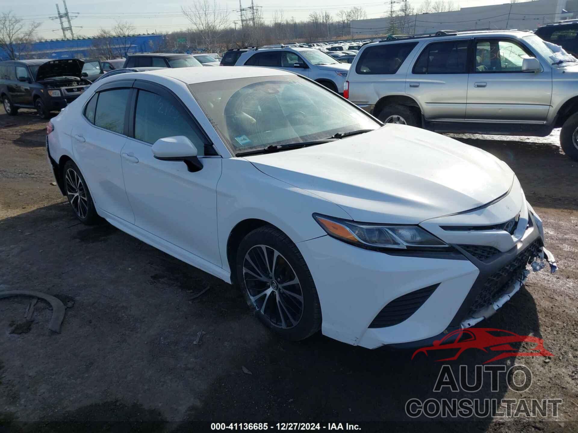 TOYOTA CAMRY 2018 - 4T1B11HK3JU570307
