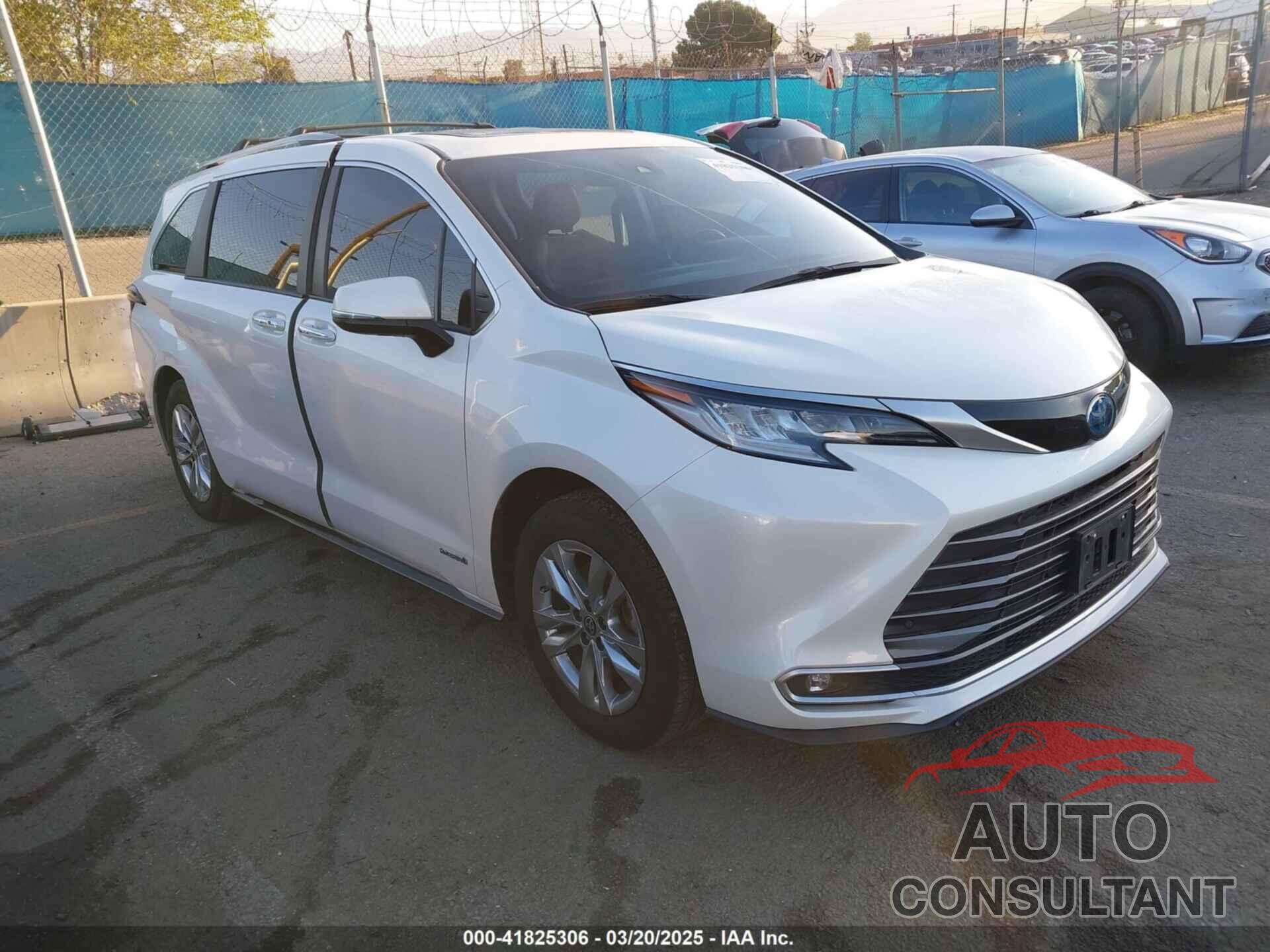 TOYOTA SIENNA 2021 - 5TDZRKEC1MS025276