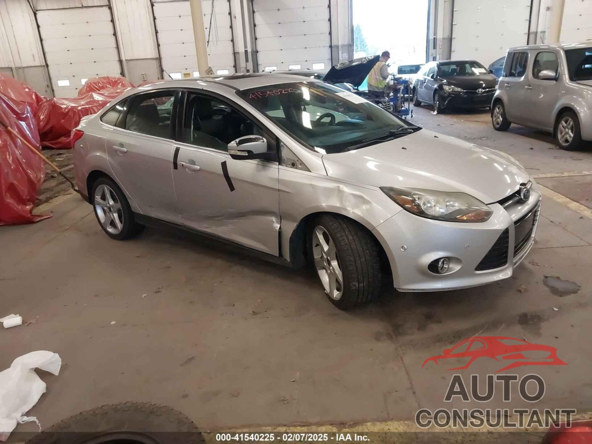 FORD FOCUS 2012 - 1FAHP3J27CL120497
