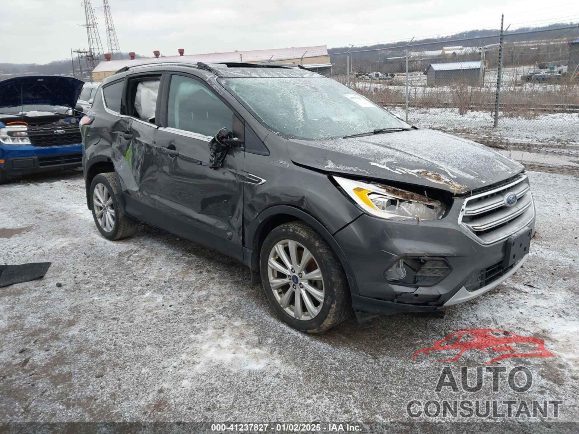 FORD ESCAPE 2017 - 1FMCU9J91HUB74825