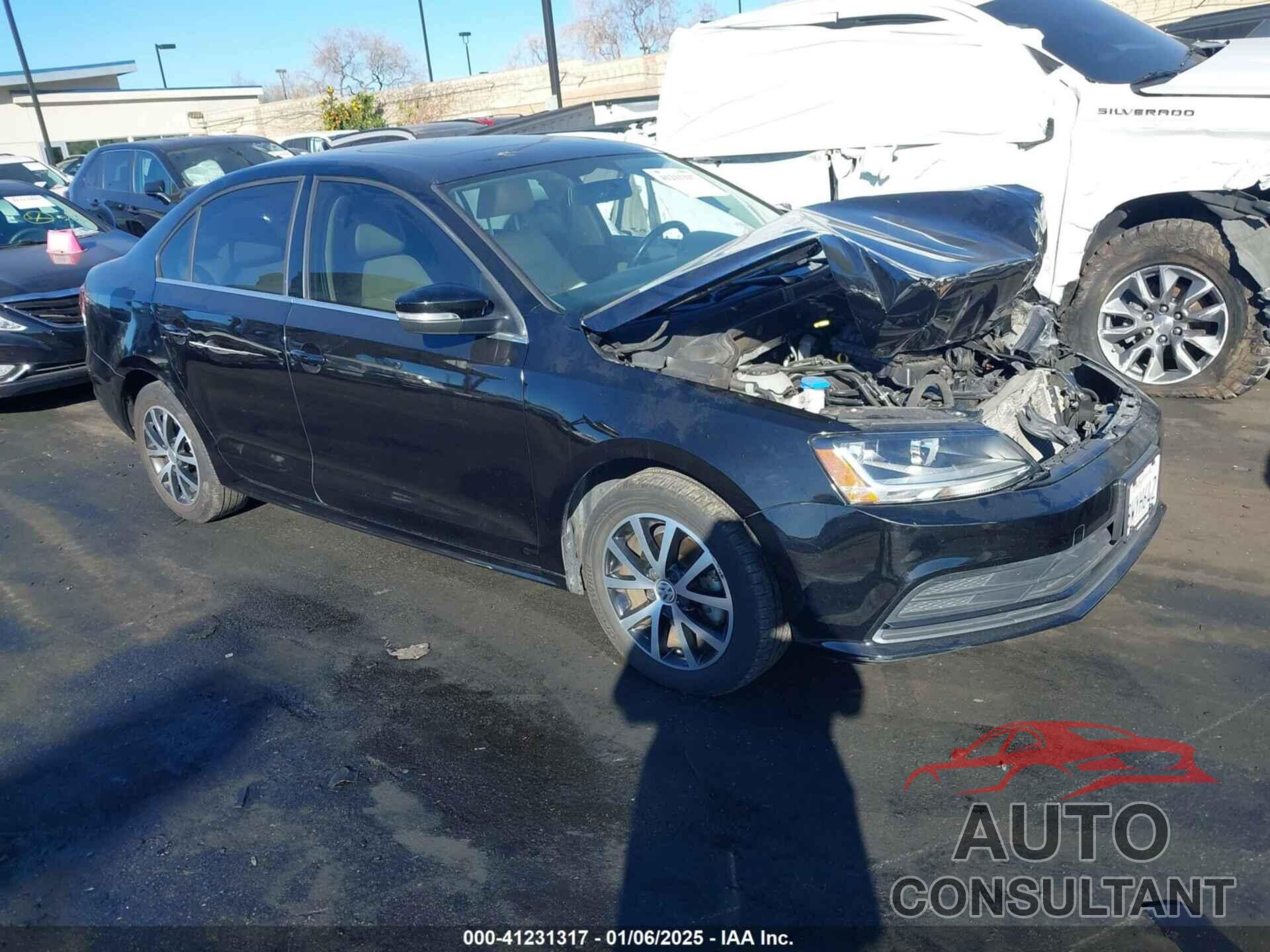 VOLKSWAGEN JETTA 2018 - 3VWDB7AJ8JM211535