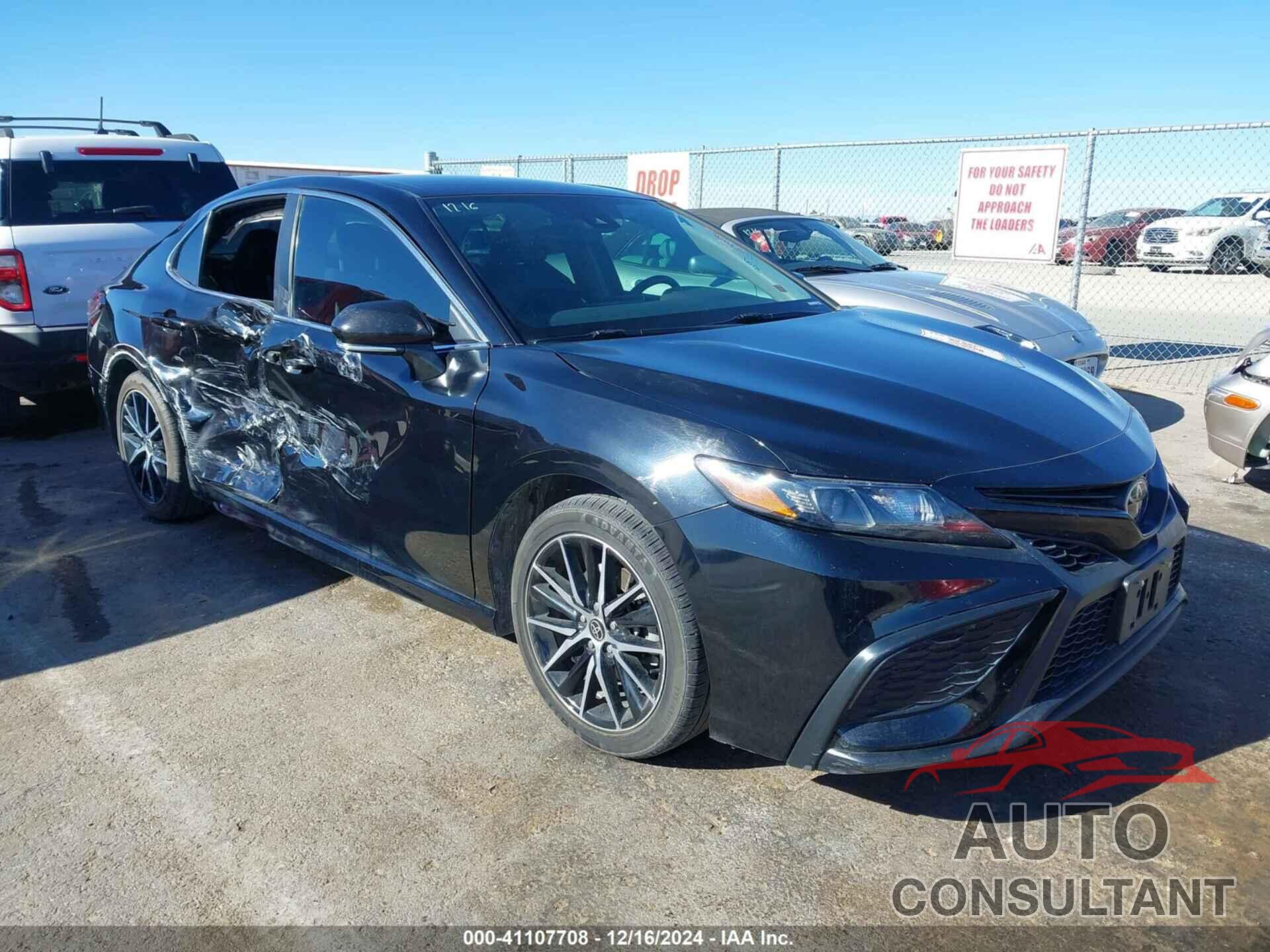 TOYOTA CAMRY 2022 - 4T1G11AK5NU005093